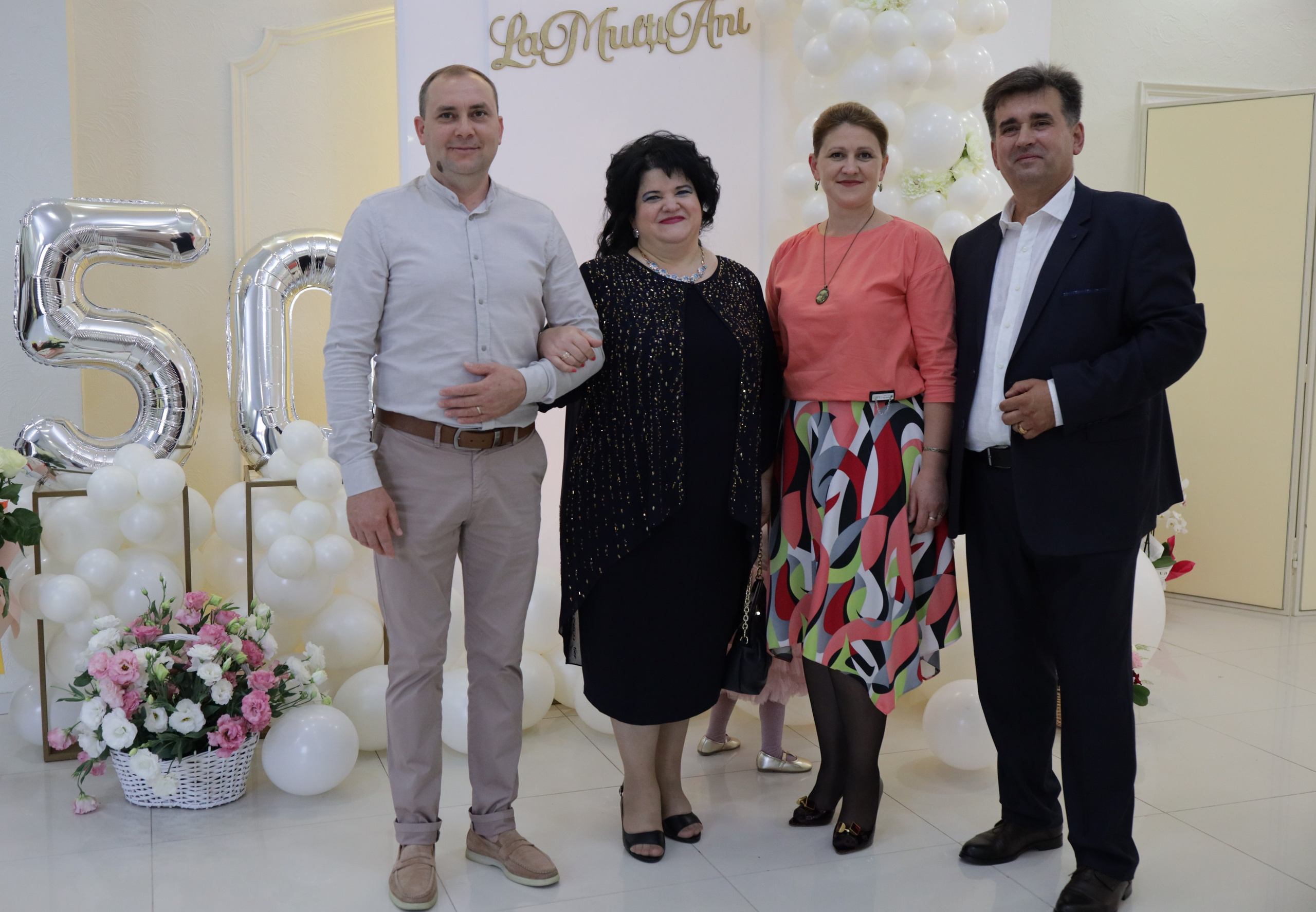 50 ani Carolina. Alika Dia- Fotograf în Republica Moldova, Strășeni