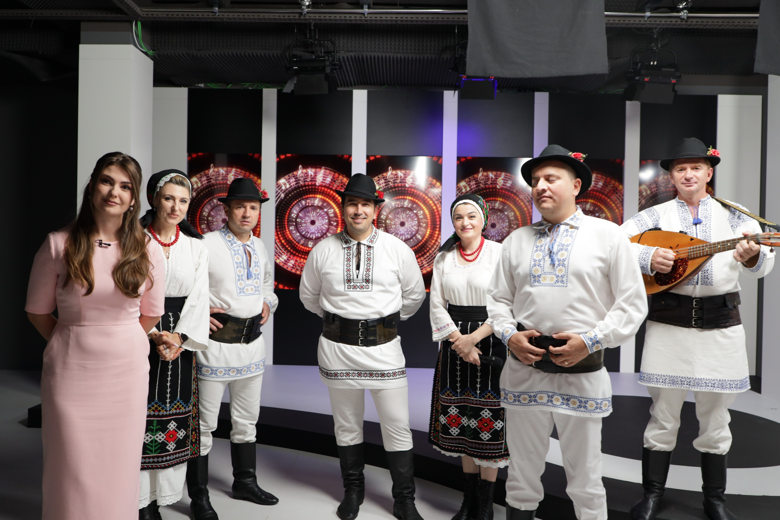 Dorurele la BINE BINE SHOW. Alika Dia- Fotograf în Republica Moldova, Strășeni