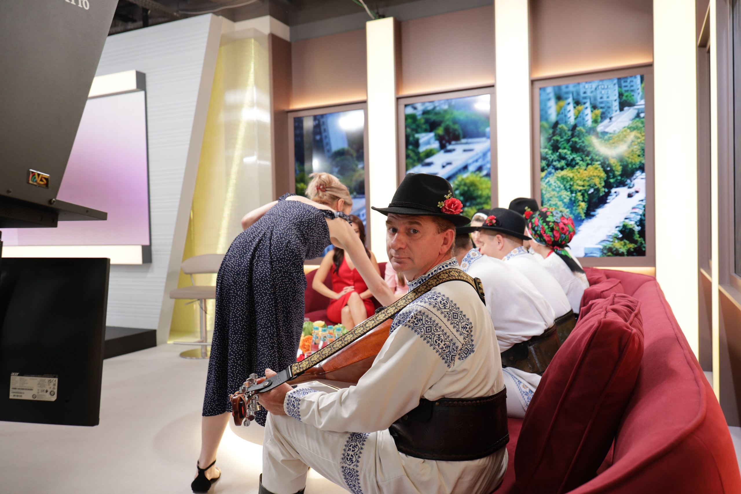 Dorurele la BINE BINE SHOW. Alika Dia- Fotograf în Republica Moldova, Strășeni
