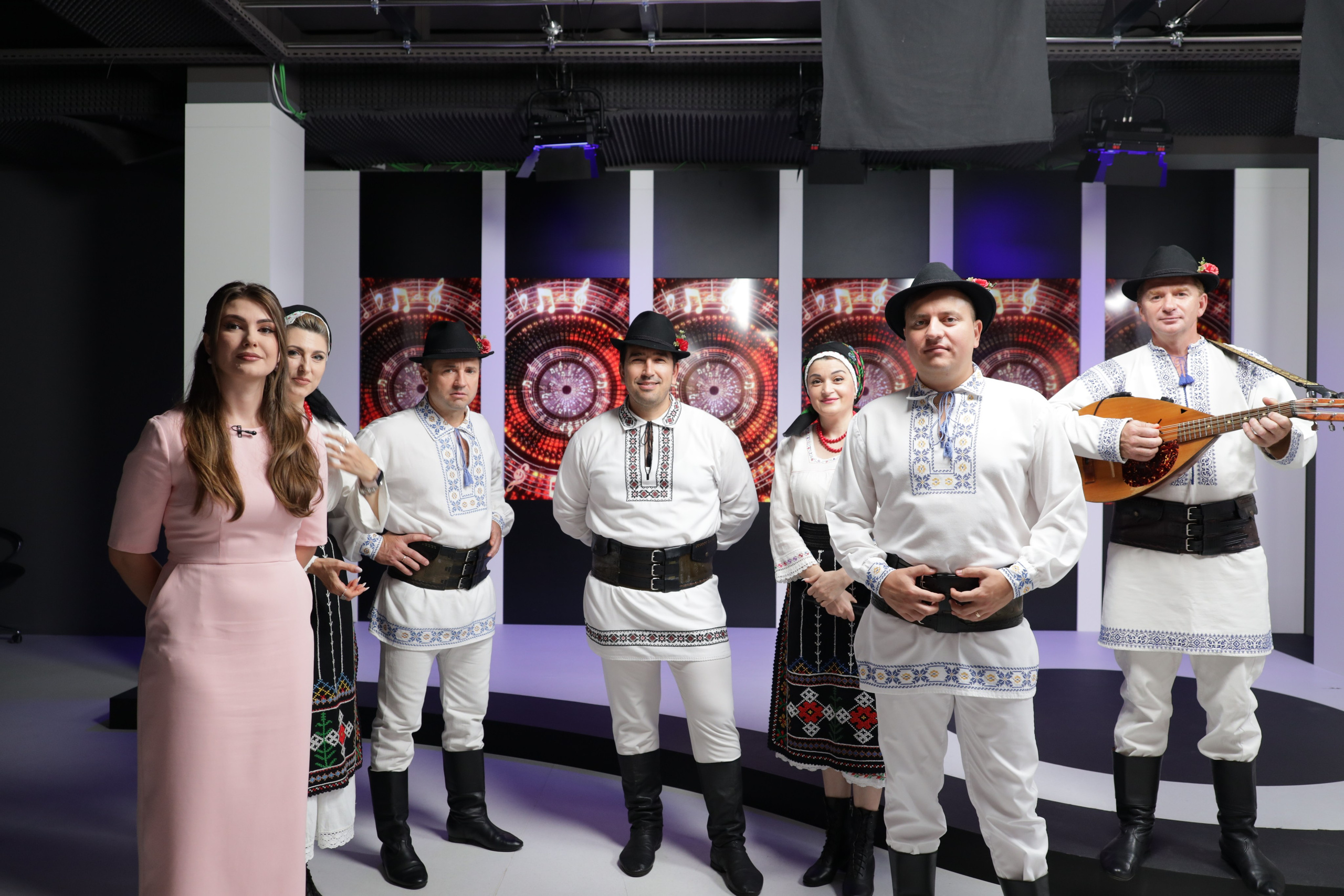 Dorurele la BINE BINE SHOW. Alika Dia- Fotograf în Republica Moldova, Strășeni