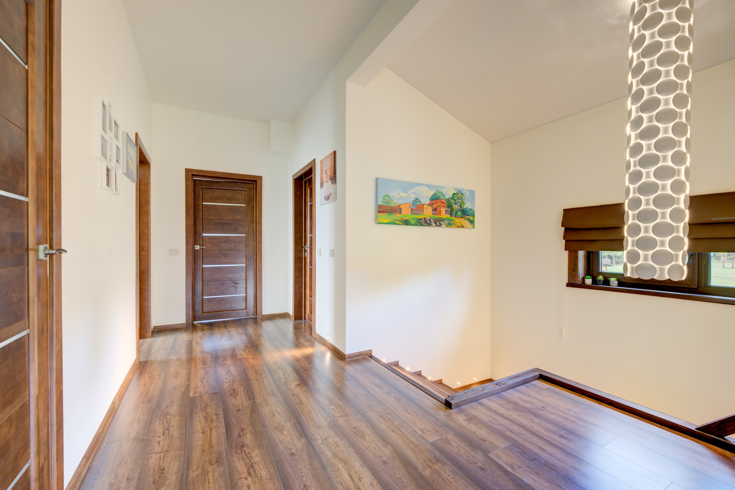 Sadyba Vinliaus r. prie ežero. Elina Sapiega fotografė Vilniuje