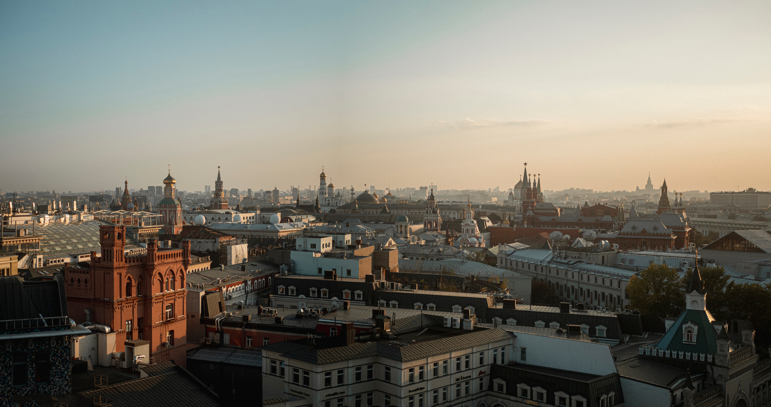 Moscou. Photographe sur Cote d’Azur. Portraits de familles, couples, enfants, événements
