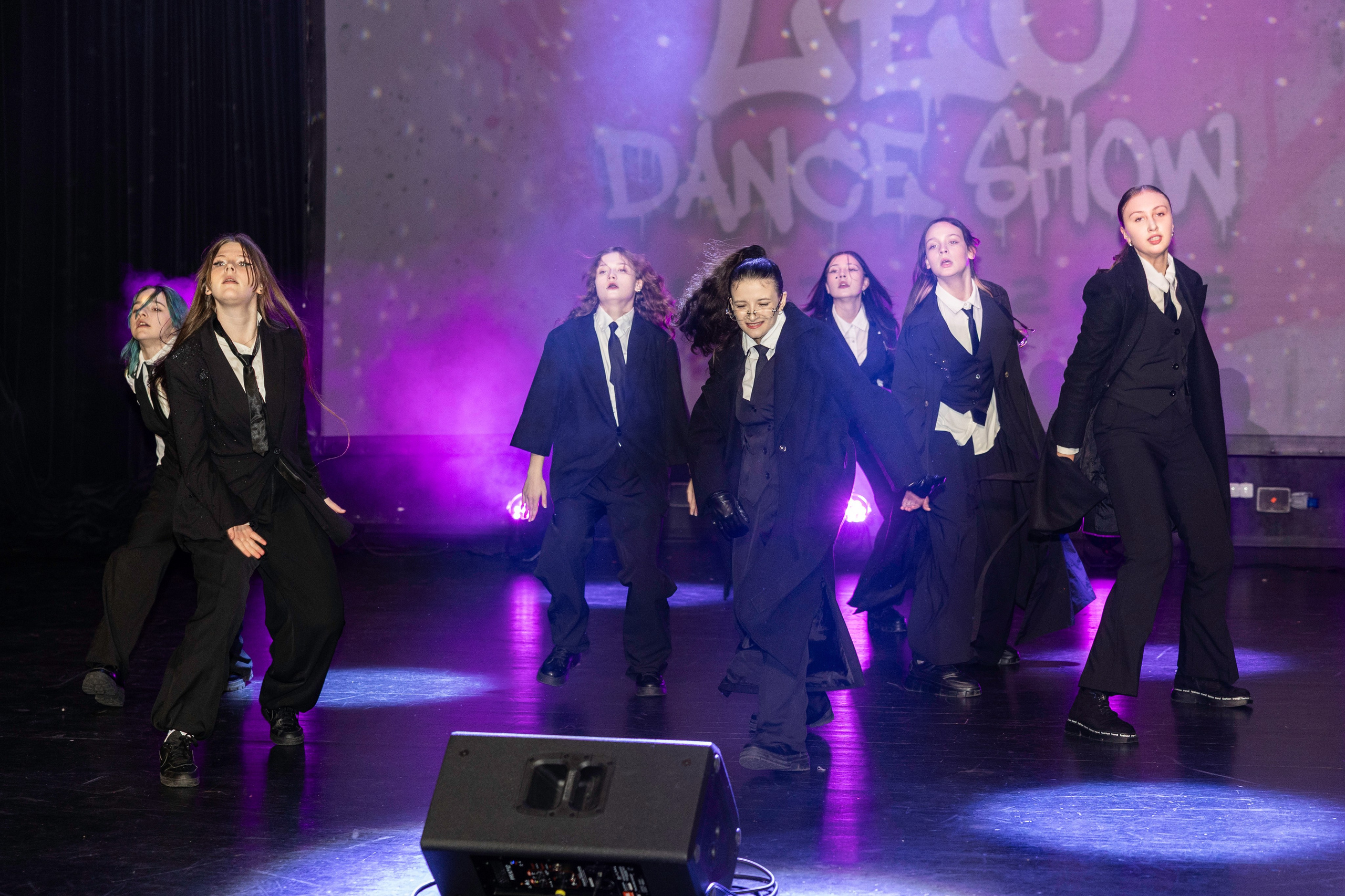 LEO DANCE SHOW WINTER 2025. Семейный и детский фотограф в Варшаве Мила Бобровская