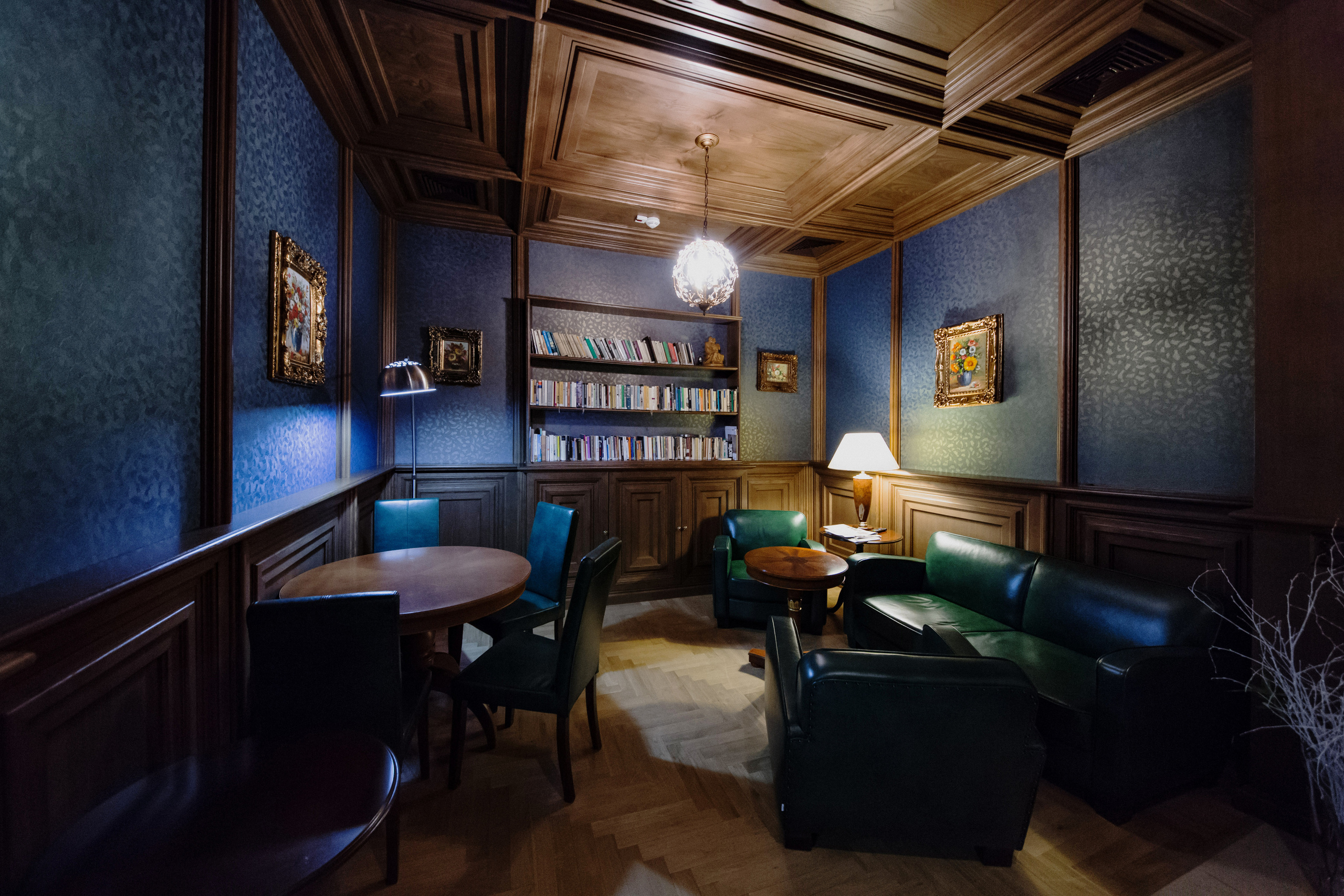 Fotografia nieruchomości, wnętrz, mieszkań, restauracji, biur i apartamentów. Wedding and portrait photographer in Poland Vitali Frozen