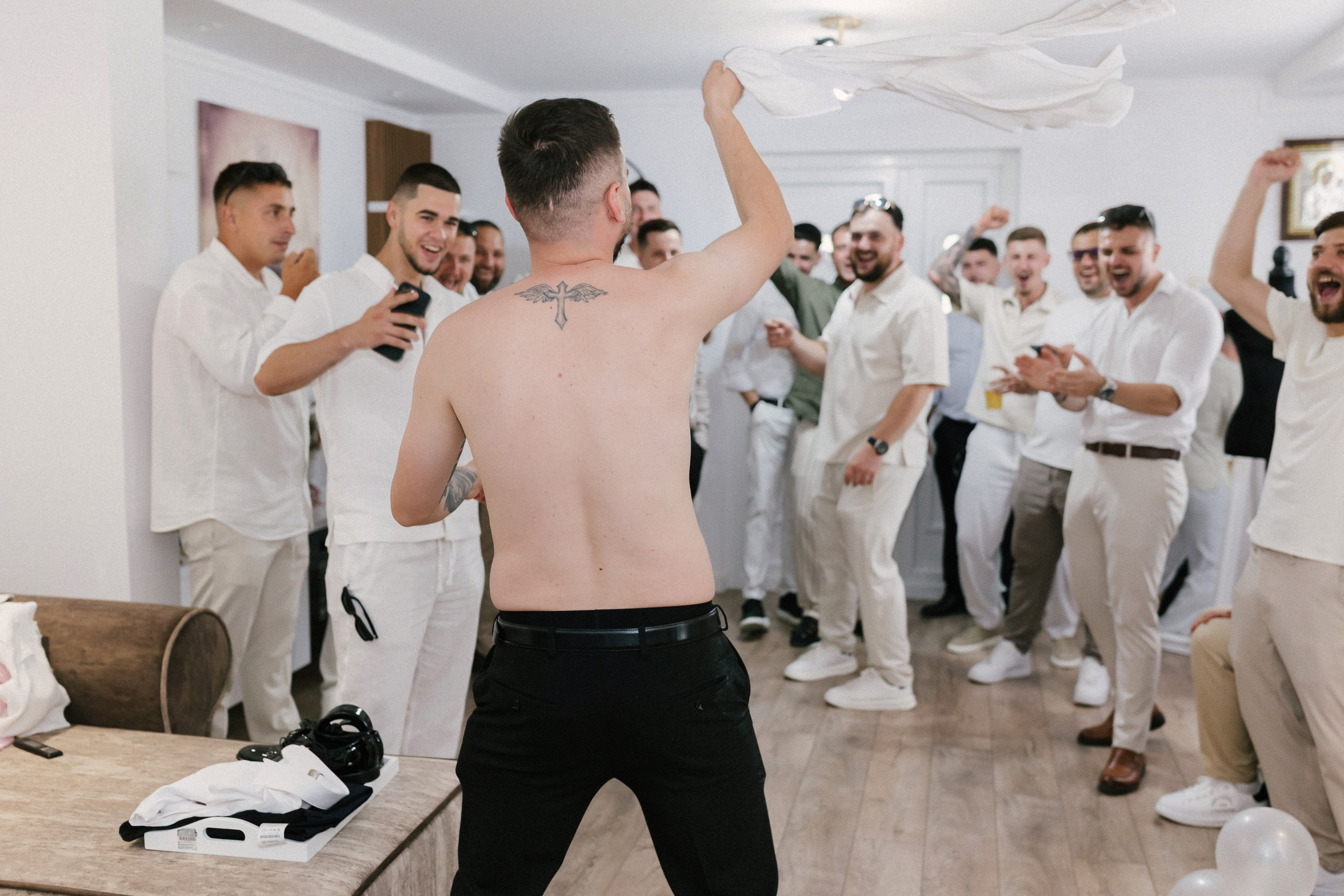 1. Mireasa Adriana în timpul pregătirilor de nuntă în Tudora Botoșani2. Costumul mirelui Ionuț fotografiat artistic în ziua nunții3. Prietenii mirelui la tradițiile de nuntă în Tudora4. Bărbieritul mirelui în cadrul obiceiurilor tradiționale de nuntă5. Fotografii de familie la biserică în ziua nunții6. Portret de familie cu mirii și copilul lor la nunta din Botoșani7. Primul dans al mirilor la Mariage Dor Baisa Botoșani8. Decor elegant de nuntă la Mariage Dor Baisa9. Emoții și tradiții la nunta din Tudora județul Botoșani10. Fotograf profesionist de nuntă în Botoșani surprinzând momente autentice - otograf-nunta-botosanifotograf-evenimente-botosanifotograf-profesionist-botosanifotograf-nunta-tudoranunta-tudora-botosanisedinta-foto-nunta-botosanipoze-nunta-botosanifotografii-nunta-tudorafotograf-cununie-religioasa-botosanibiserica-sfintii-imparati-constantin-si-elena-tudoramariage-dor-baisa-botosanirestaurant-nunta-botosanidansul-mirilor-mariage-dorpregatiri-mire-botosanipregatiri-mireasa-botosanitraditii-nunta-moldovaobiceiuri-nunta-tudorafotograf-familie-nunta-botosaniportret-miri-botosanigalerie-foto-nunta-botosanialbum-foto-nunta-botosaninunta-eleganta-botosaninunta-cu-traditii-botosanifotograf-premium-nunta-botosaniservicii-foto-video-botosanipoveste-de-nunta-botosanifotograf-documentar-nuntafotograf-natural-emotionalmiri-ionut-si-adriananunta-autentica-tudora -otograf-nunta-botosanifotograf-nunta-tudoranunta-tudora-botosanifotograf-evenimente-botosanifotograf-profesionist-botosaniservicii-foto-video-botosanigalerie-foto-nunta-botosanialbum-foto-nunta-botosani - nunta-autentica-botosaninunta-cu-traditii-botosanipoveste-de-nunta-botosanifotografii-emotionante-nuntamomente-autentice-nuntafotografie-documentara-nuntafotograf-natural-nunta- pregatiri-miri-tudorabiserica-tudora-botosanicununie-religioasa-tudoramariage-dor-baisa-botosanipetrecere-nunta-botosanivalsul-mirilor-botosani - alino-foto-studio-botosaniionut-si-adriana-nunta-tudorafotograf-alin-chirila-botosani