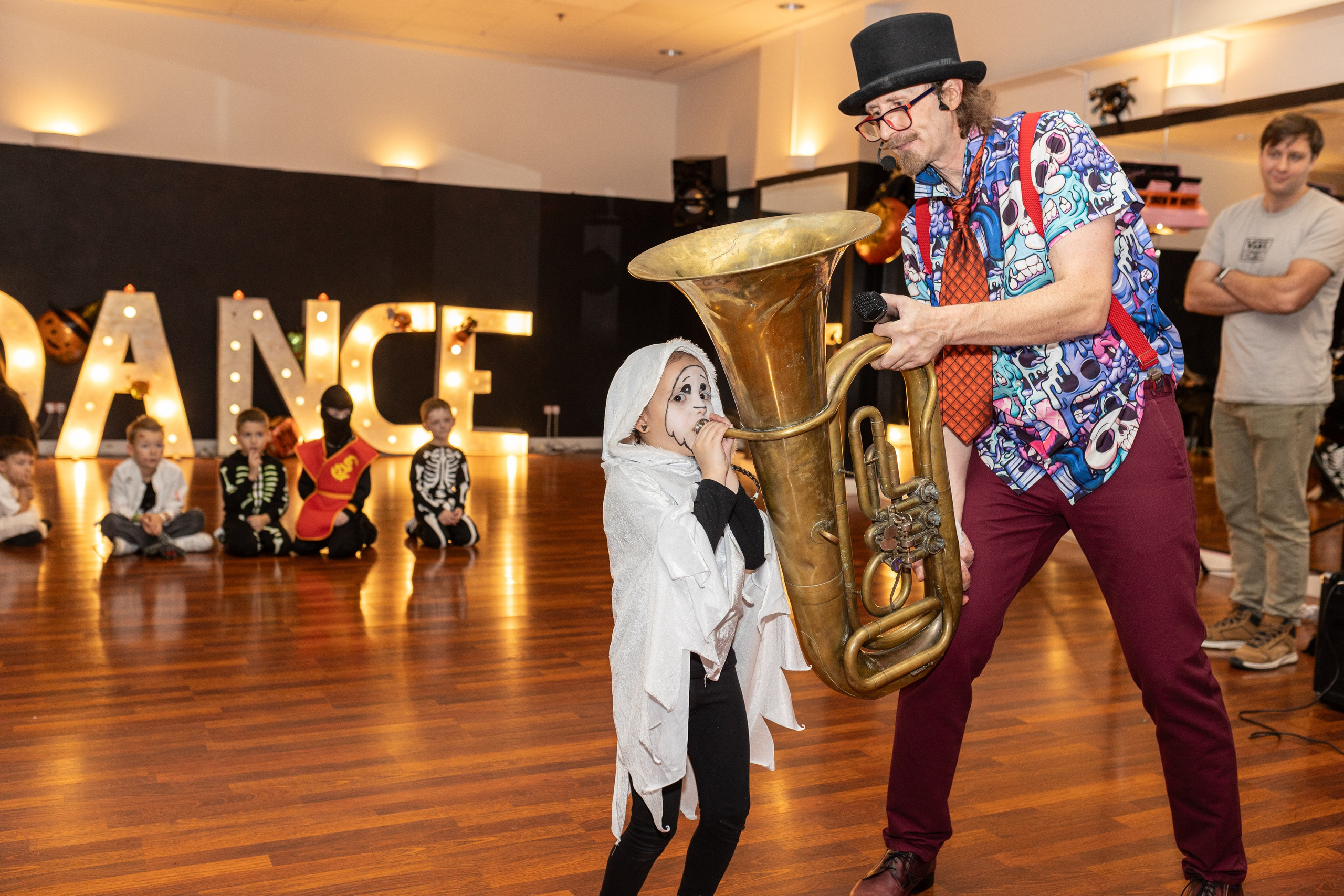 Leo dance studio Helloween 2025. Семейный и детский фотограф в Варшаве Мила Бобровская