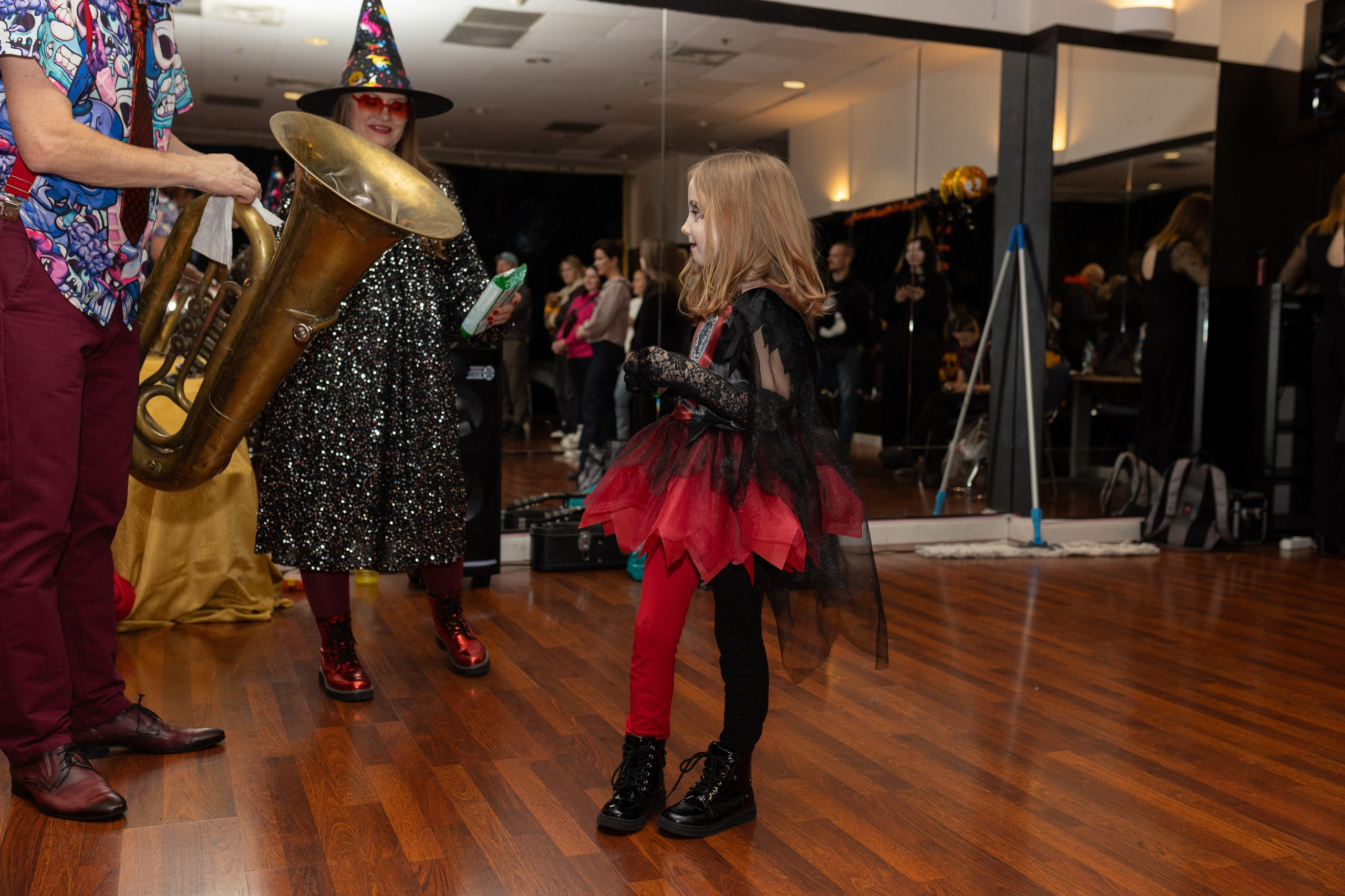 Leo dance studio Helloween 2025. Семейный и детский фотограф в Варшаве Мила Бобровская