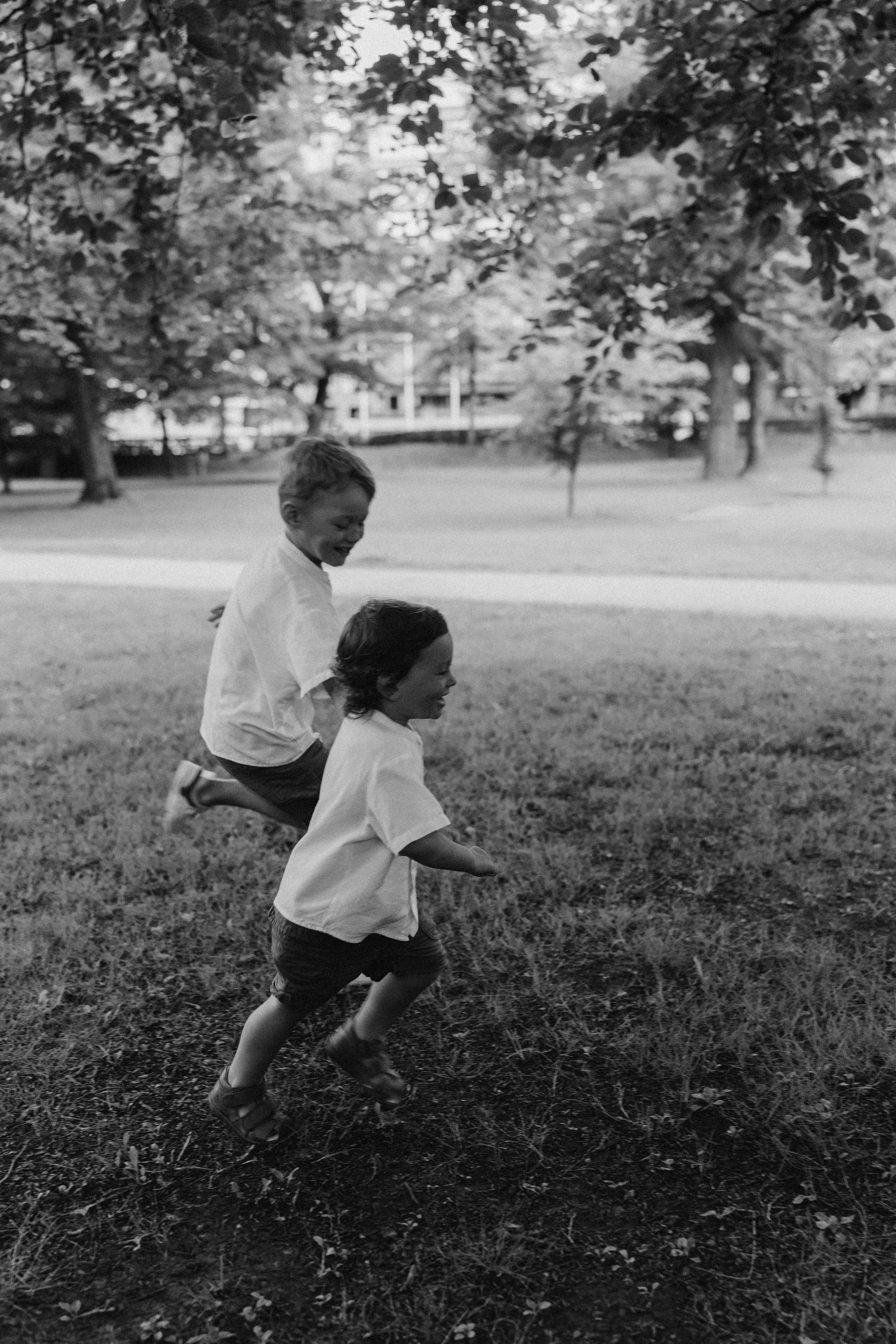Kaivopuisto. Wedding and potrait photographer in Helsinki Vickan O