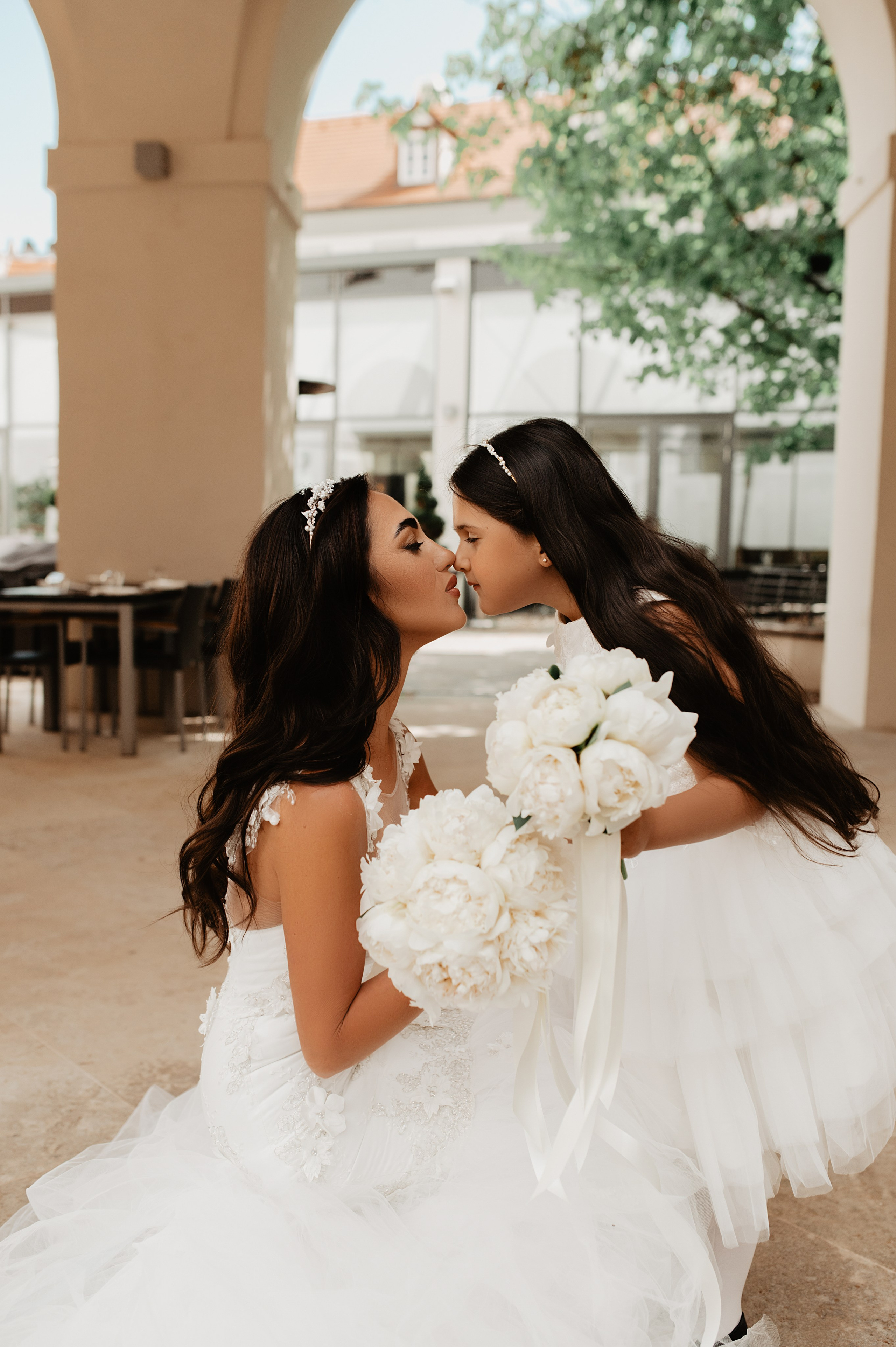 Nairi&ari. ANNA-MARIA PHOTO CONTENT CREATOR — photographer, aesthete, artist, and visual expert for Instagram in Prague