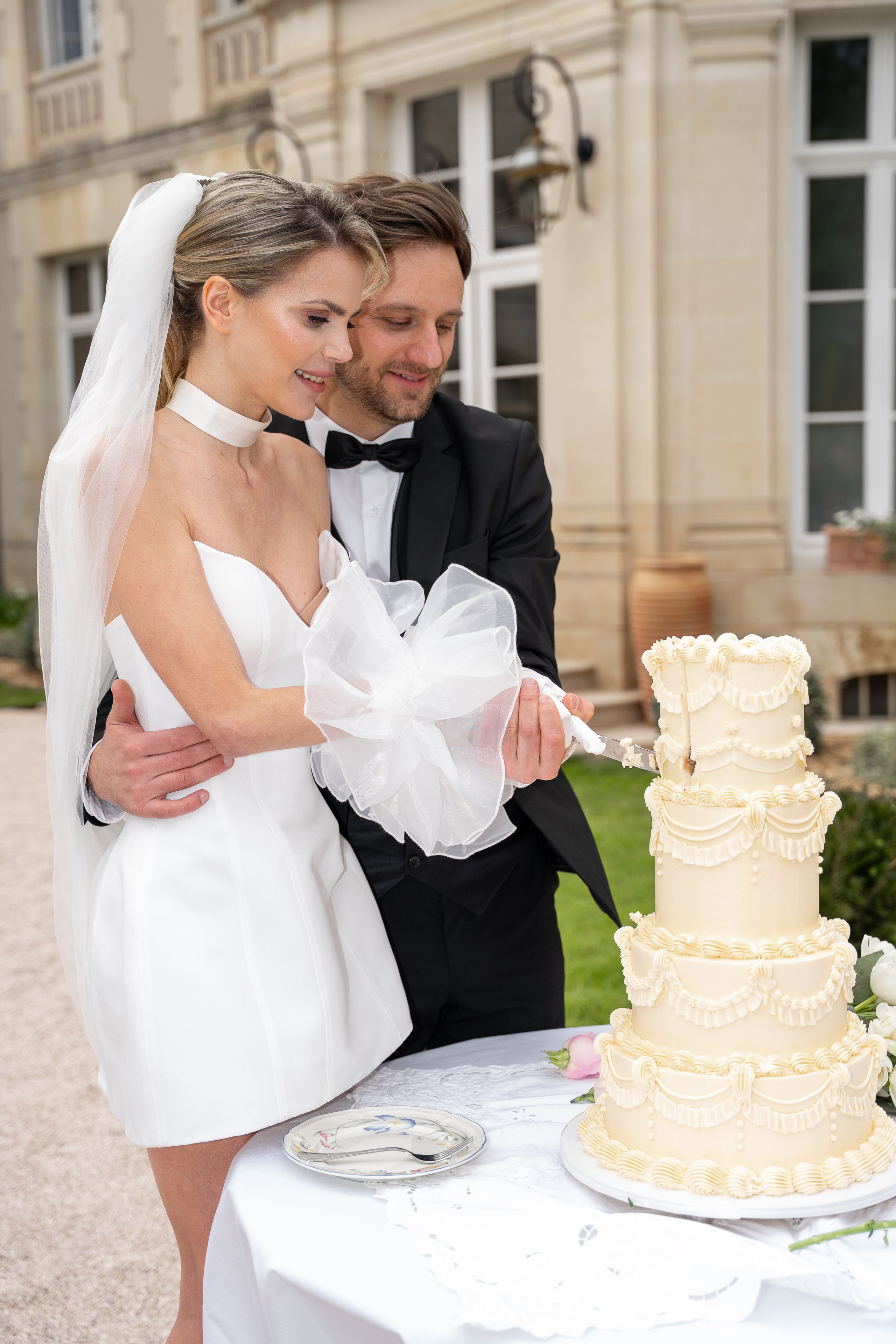 Chateau elopement inspiration. Wedding photographer in Paris Oksana Shum