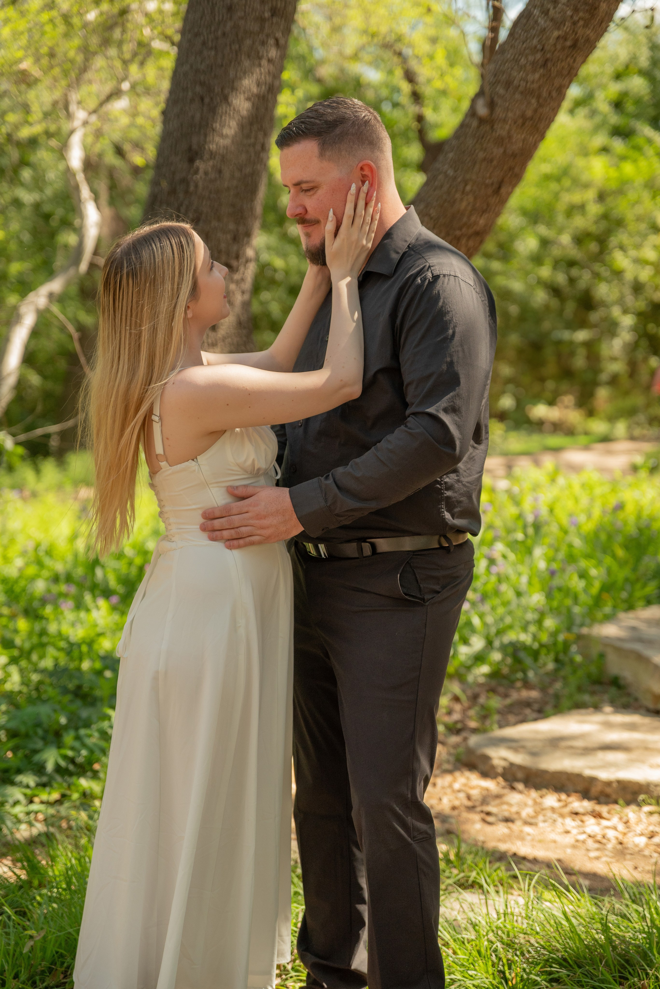 Engagement session in Austin. Wedding photo and video Texas