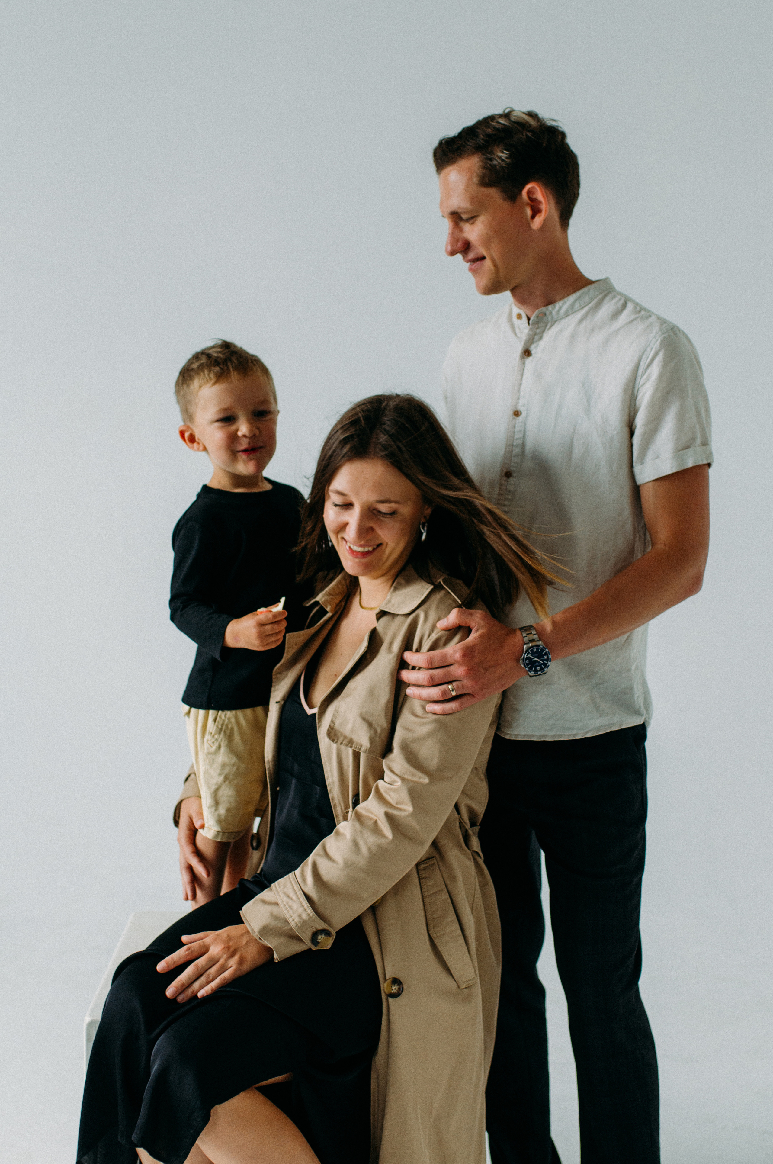 Christine & Anton & Arnold. Krása tehotenstva v objektíve — Maria Milosovic, tehotenská fotografka