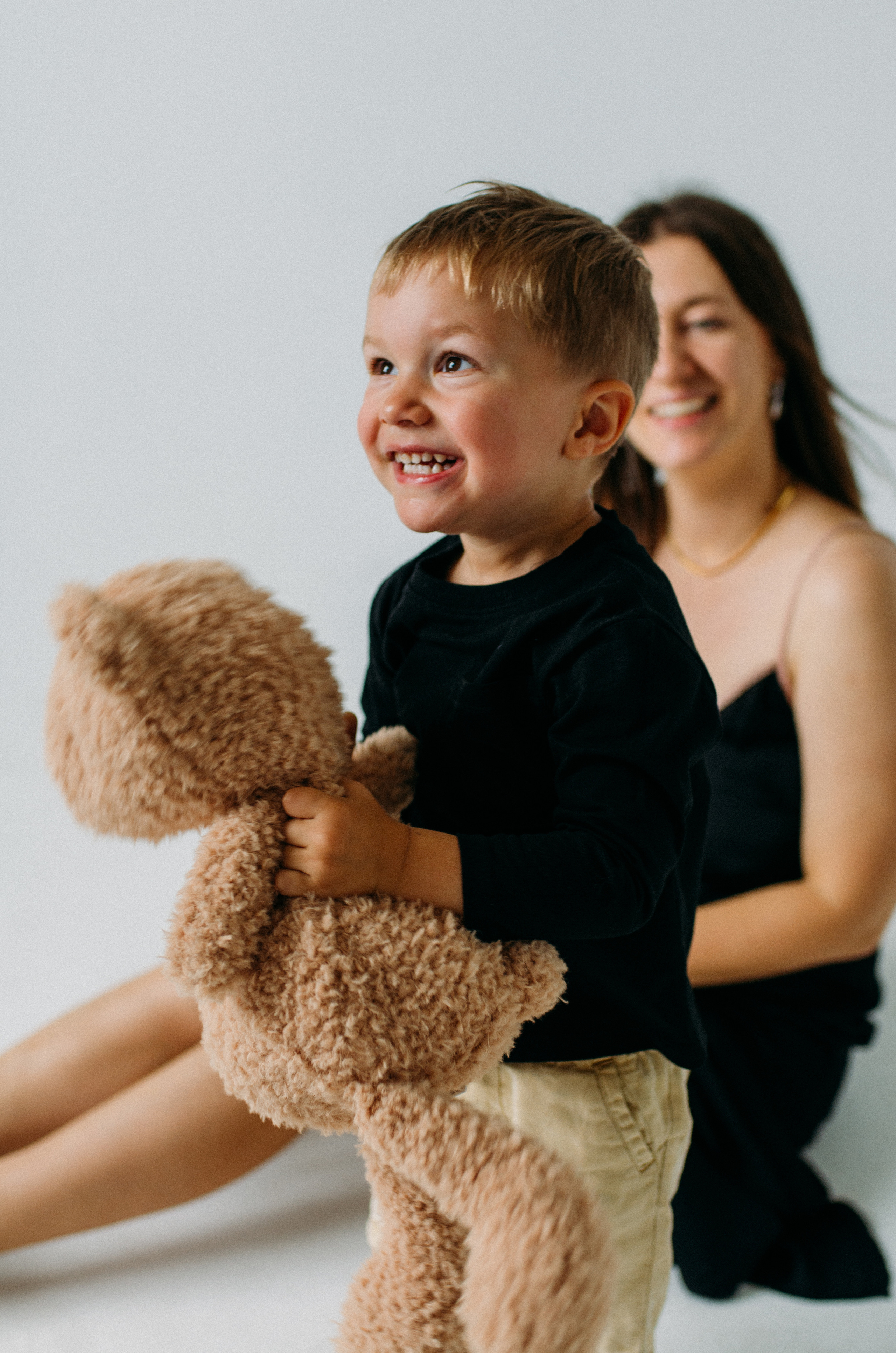 Christine & Anton & Arnold. Krása tehotenstva v objektíve — Maria Milosovic, tehotenská fotografka