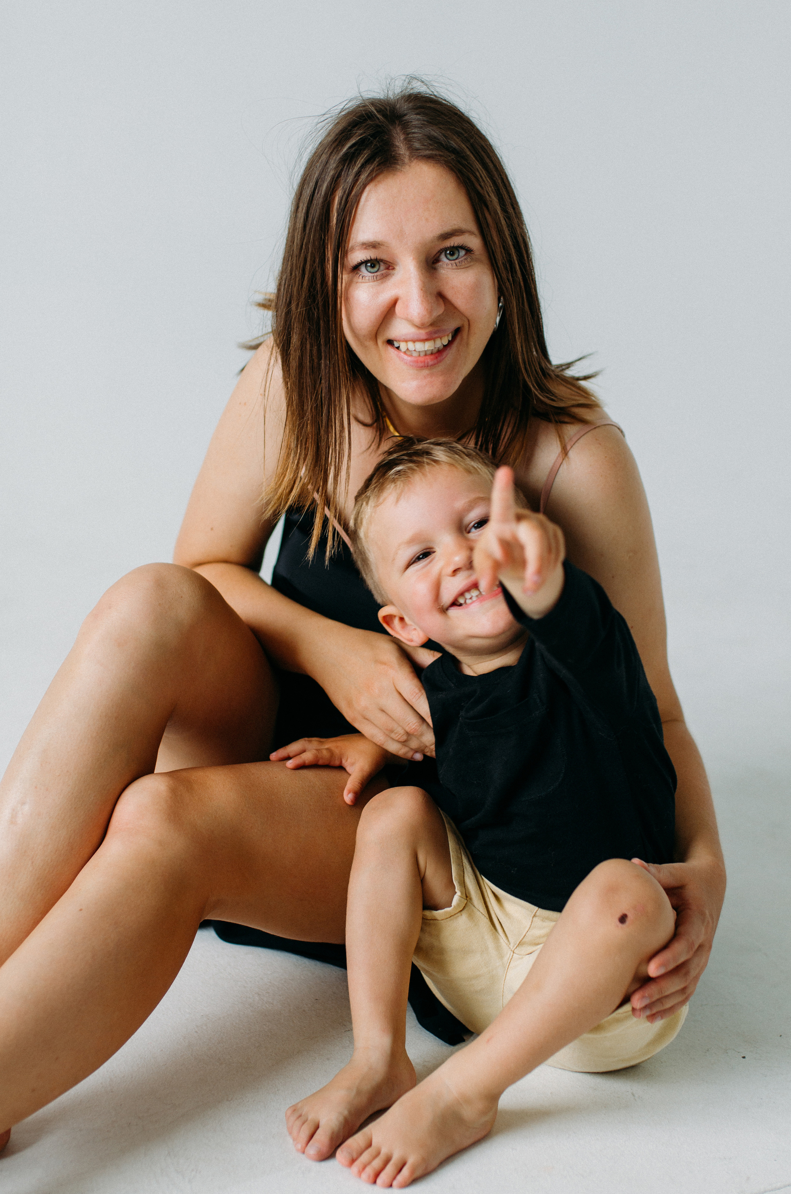 Christine & Anton & Arnold. Krása tehotenstva v objektíve — Maria Milosovic, tehotenská fotografka