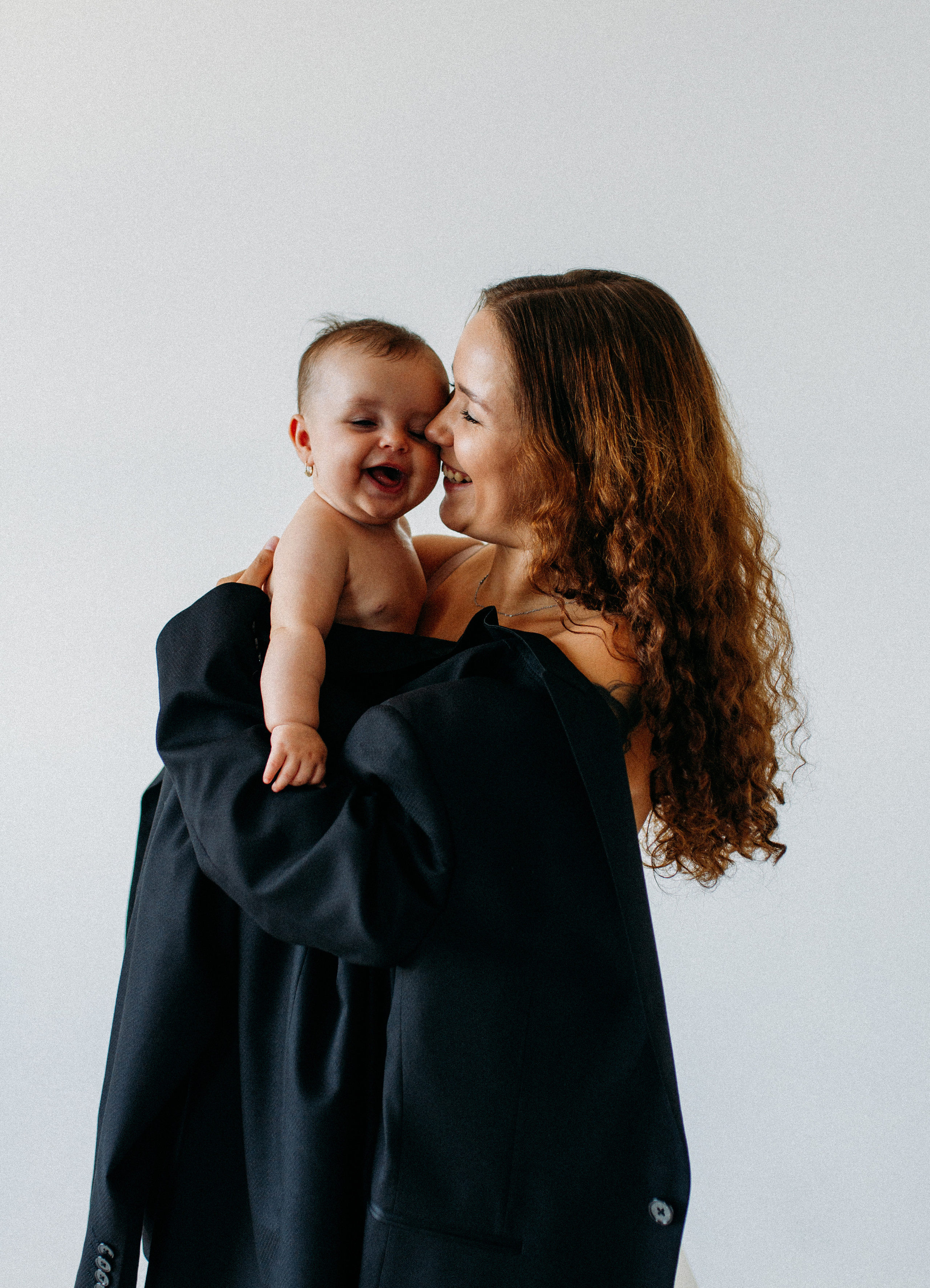 Lucia & Isabella. Krása tehotenstva v objektíve — Maria Milosovic, tehotenská fotografka