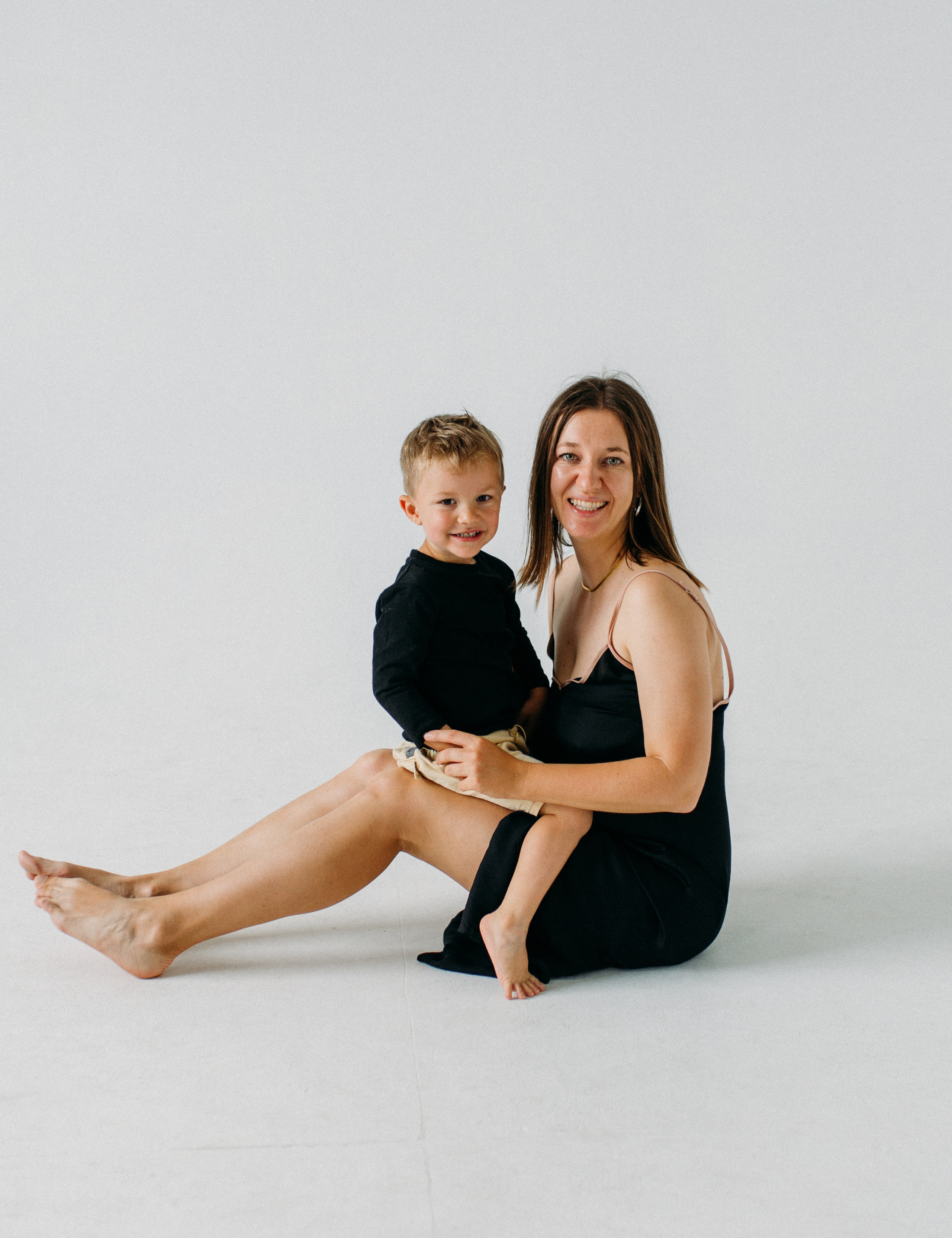 Christine & Anton & Arnold. Krása tehotenstva v objektíve — Maria Milosovic, tehotenská fotografka