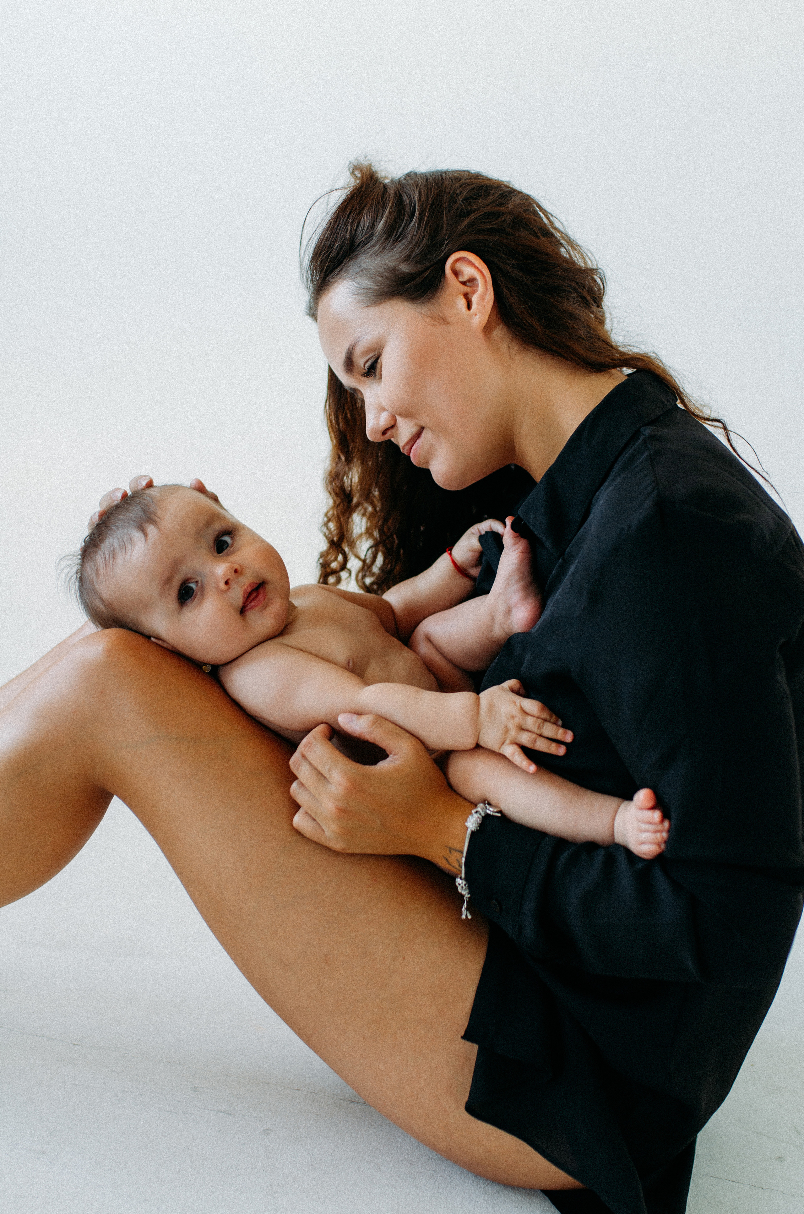 Lucia & Isabella. Krása tehotenstva v objektíve — Maria Milosovic, tehotenská fotografka