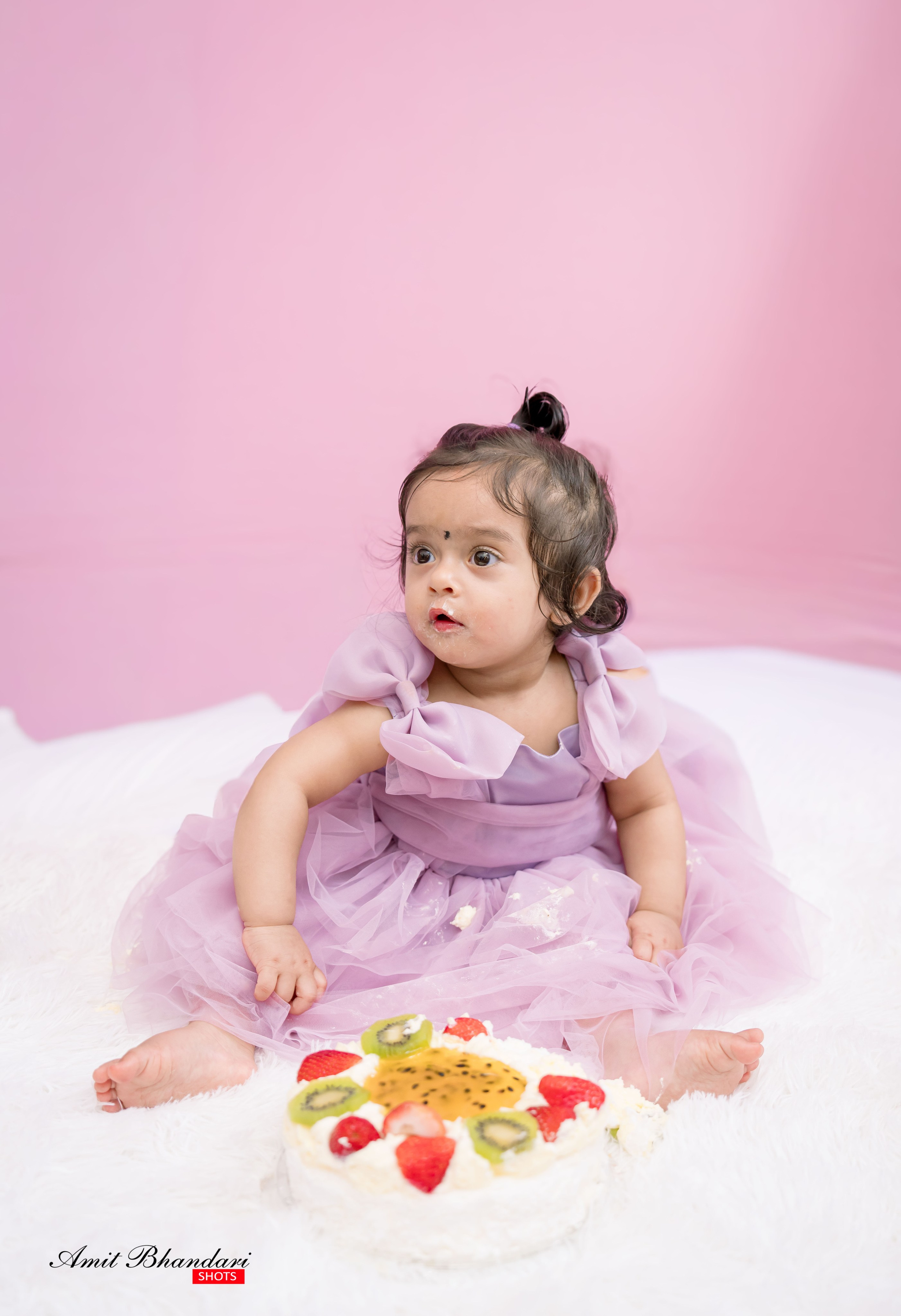 Yuhana’s Cake Smash Session. Freelance Photographer in Newcastle & Central Coast