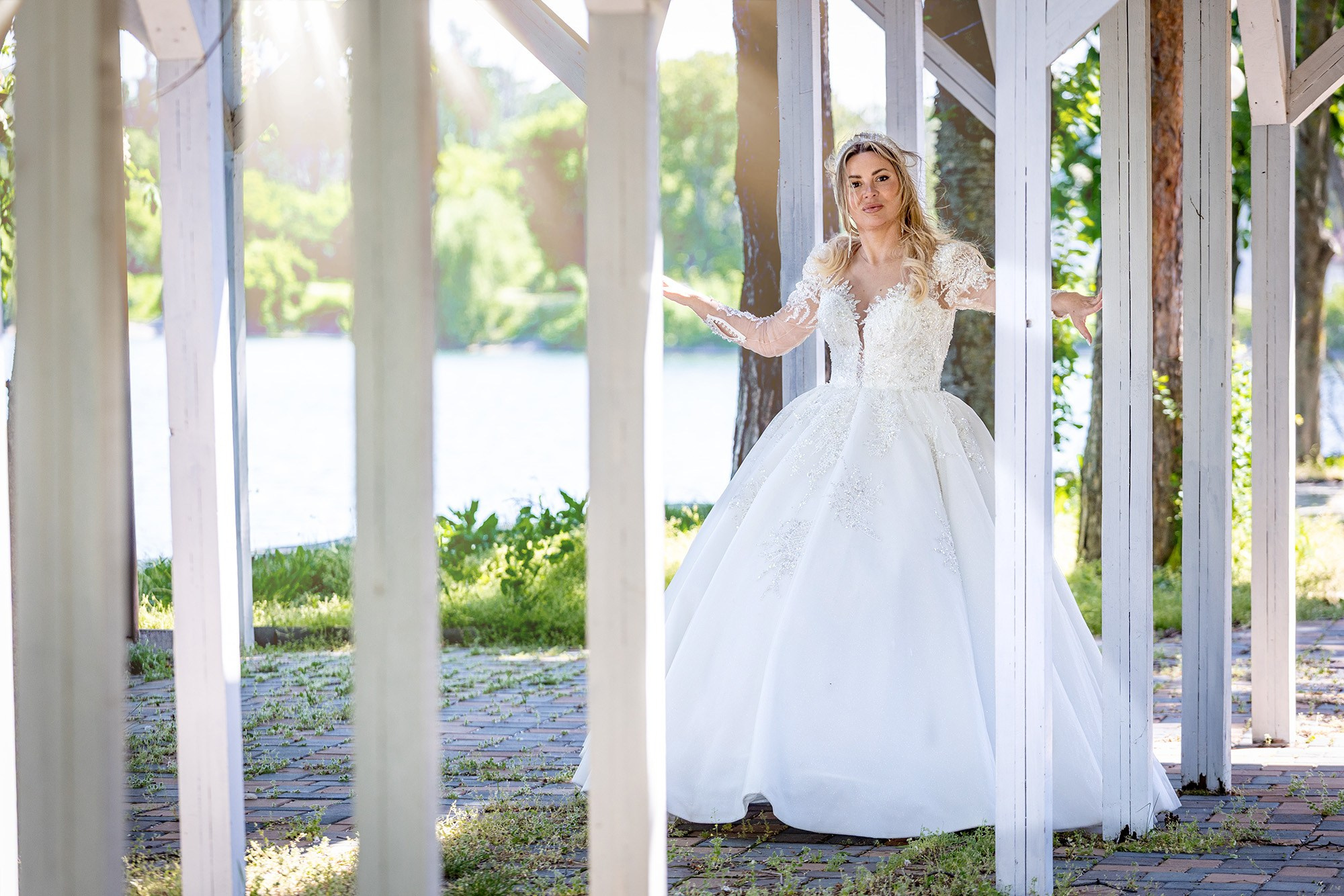 „Trash the Dress – ședință foto după nuntă”. Fotograf nuntă, portrete și evenimente București | Eduard Foto