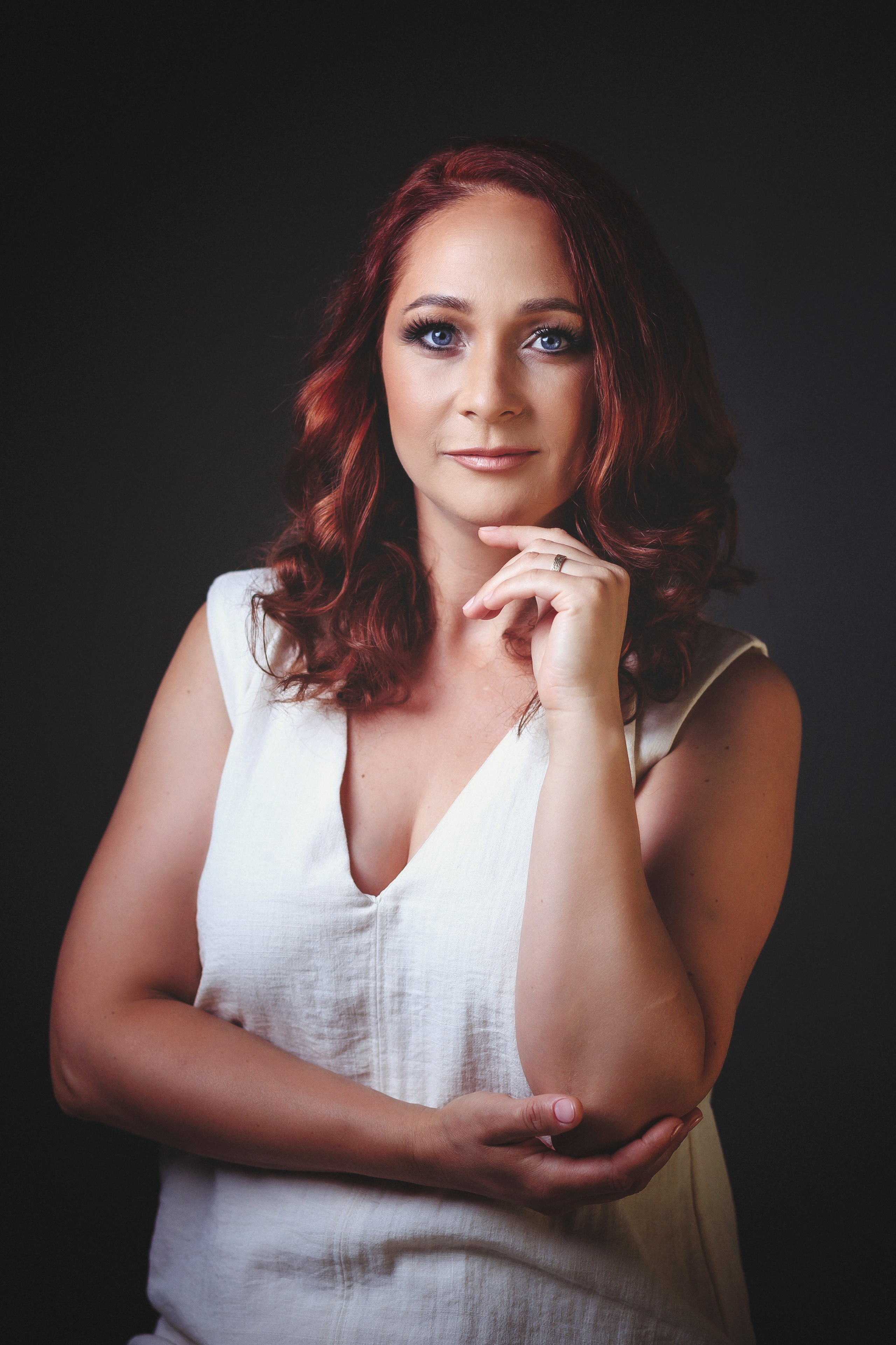 Portrete Constanta - O clipa de sinceritate in faţa camerei. Elena Mascan – Fotograf newborn, maternitate, portret, smash the cake & branding personal | La Femme Studio Photograpy|Constanţa