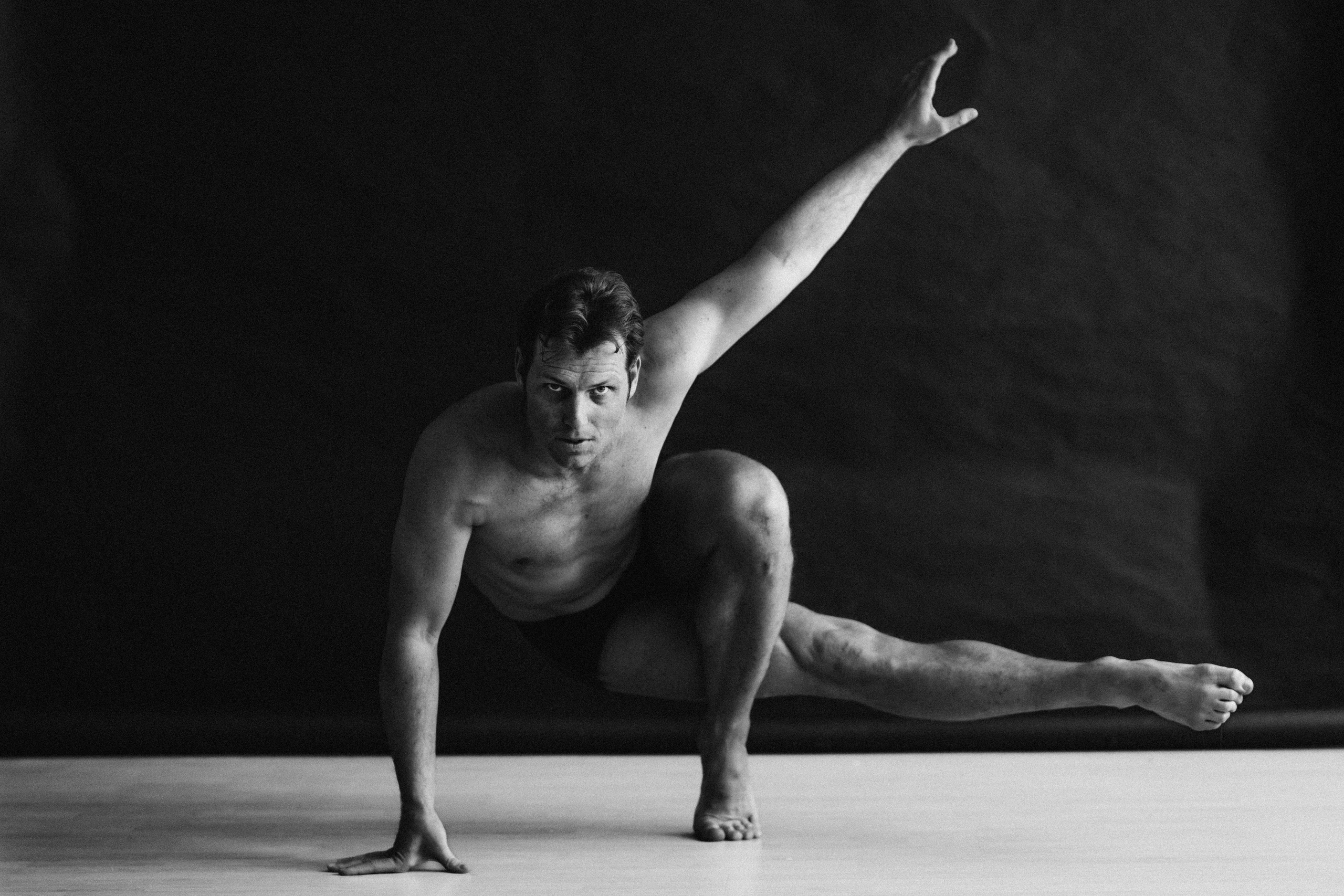 DANCERS. Victoria Olonen – Cinematic Portrait Artist | Helsinki & Europe