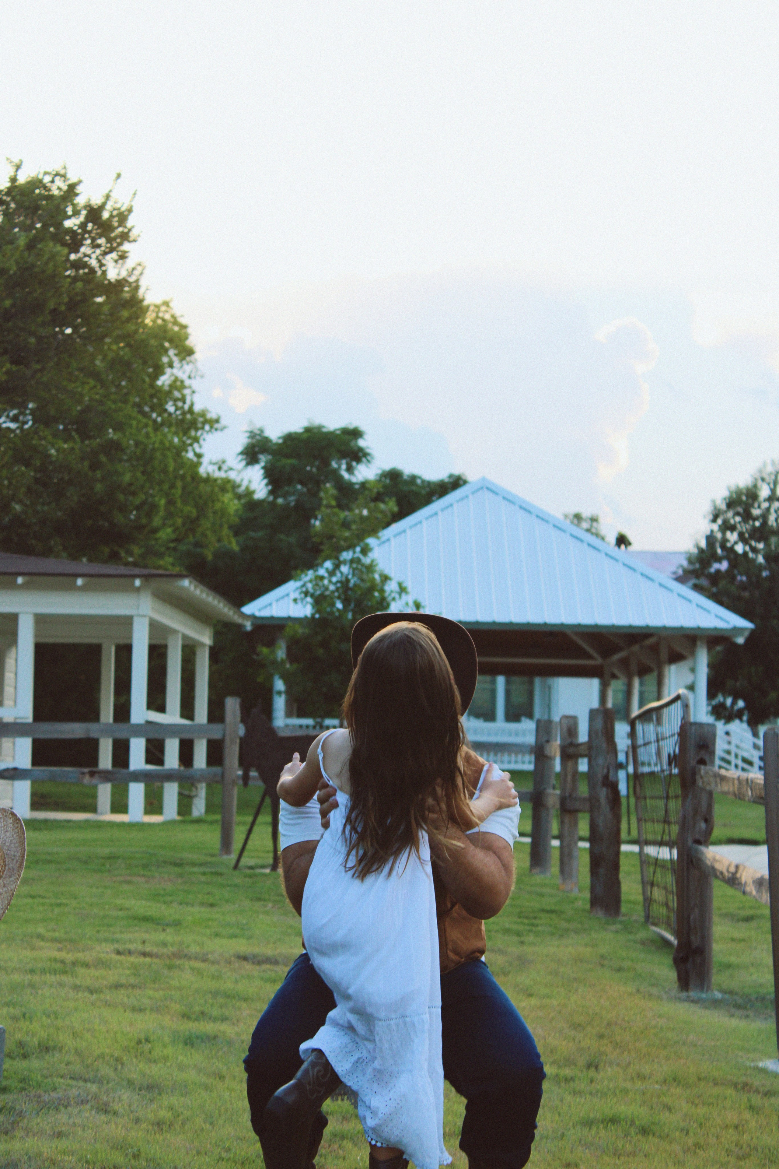 Texas Countryside Family Photoshoot in Cowboy Style. Lana Petrychenko — Portrait & Family Photographer. Valencia, Spain