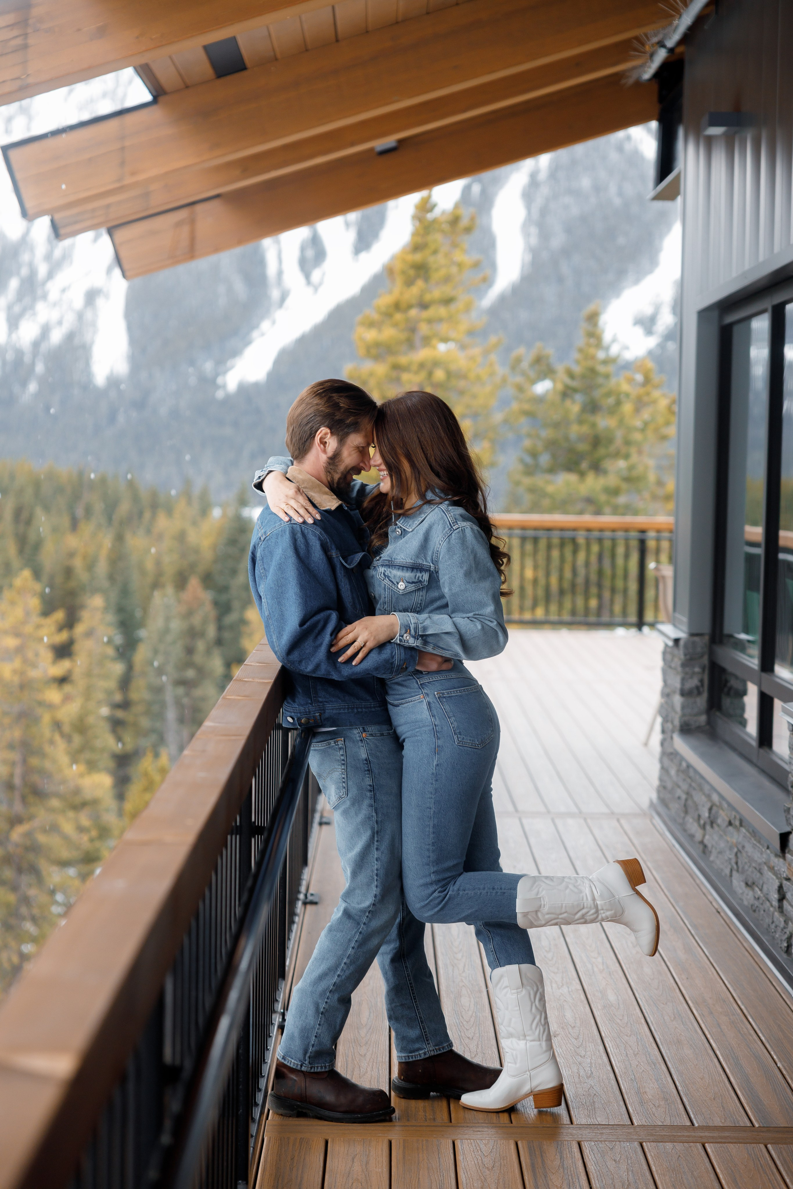 Ski engagement session. Home