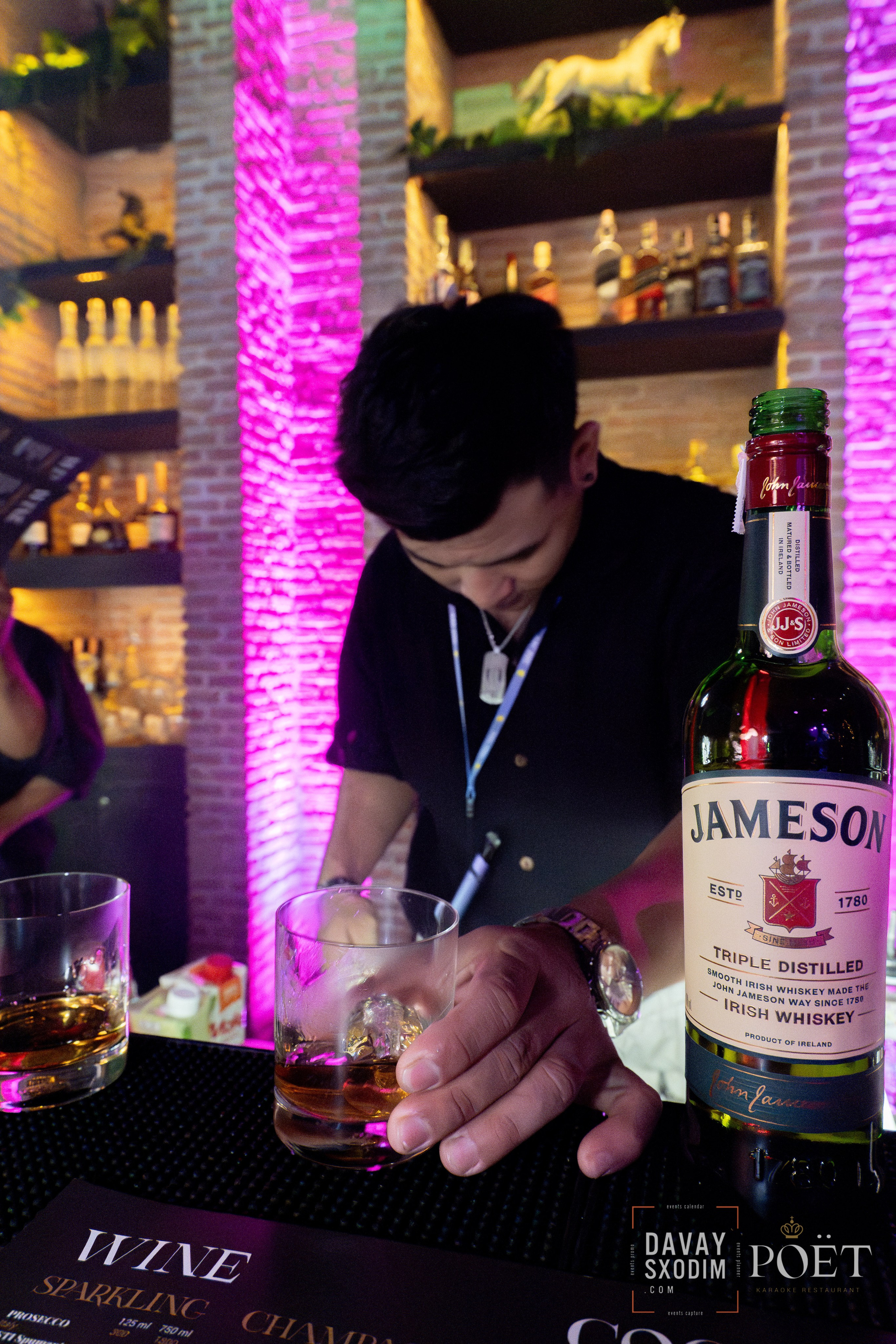 Ночь караоке | Фоторепортаж | Видеорепортаж | Афиша | DAVAYSXODIM.com PHUKET. АФИША|ФОТОРЕПОРТАЖИ|ИВЕНТЫ|ПХУКЕТ