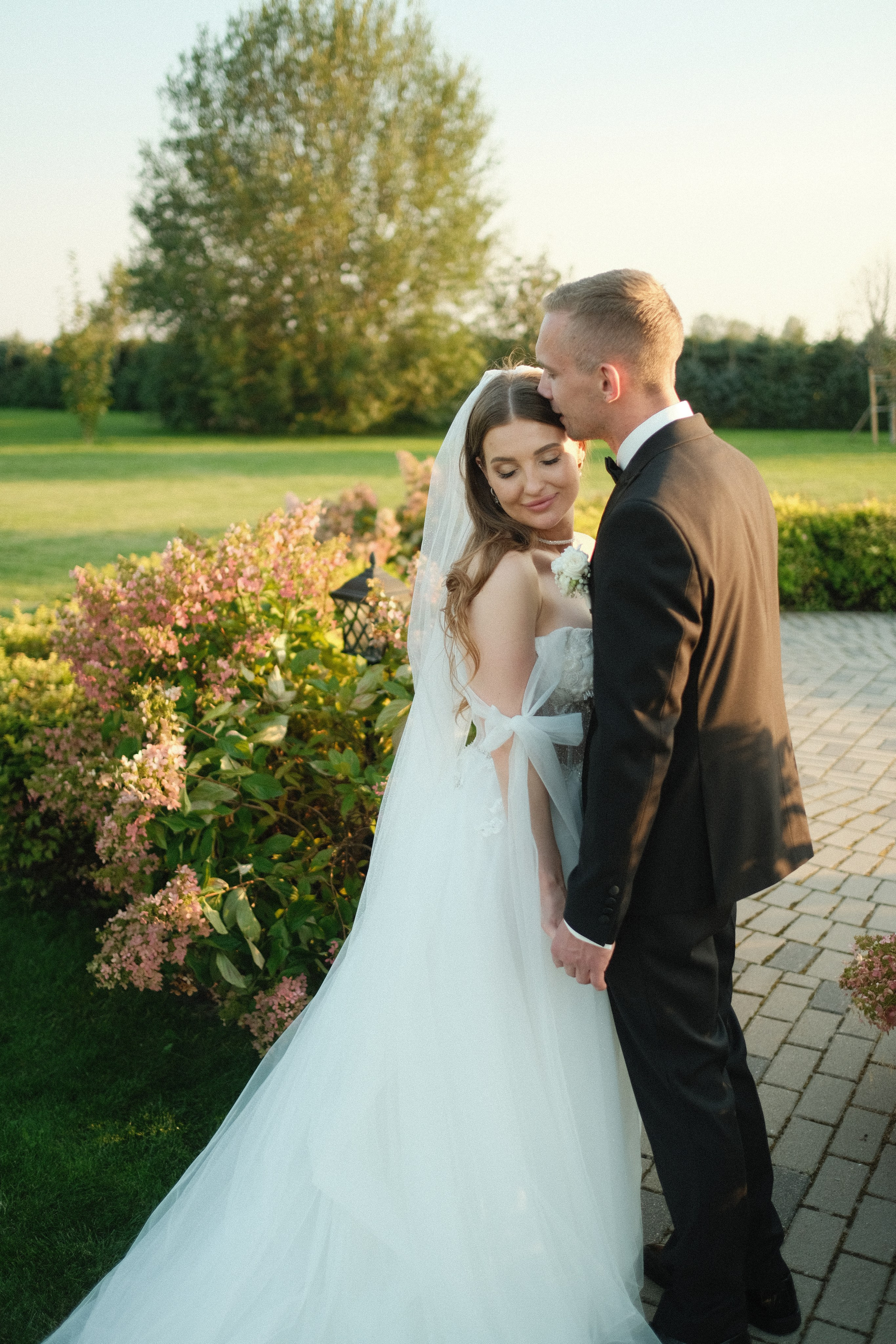 Kāzas uz filmiņu Portra 400. Свадебный фотограф в Риге — Вячеслав Лучненков