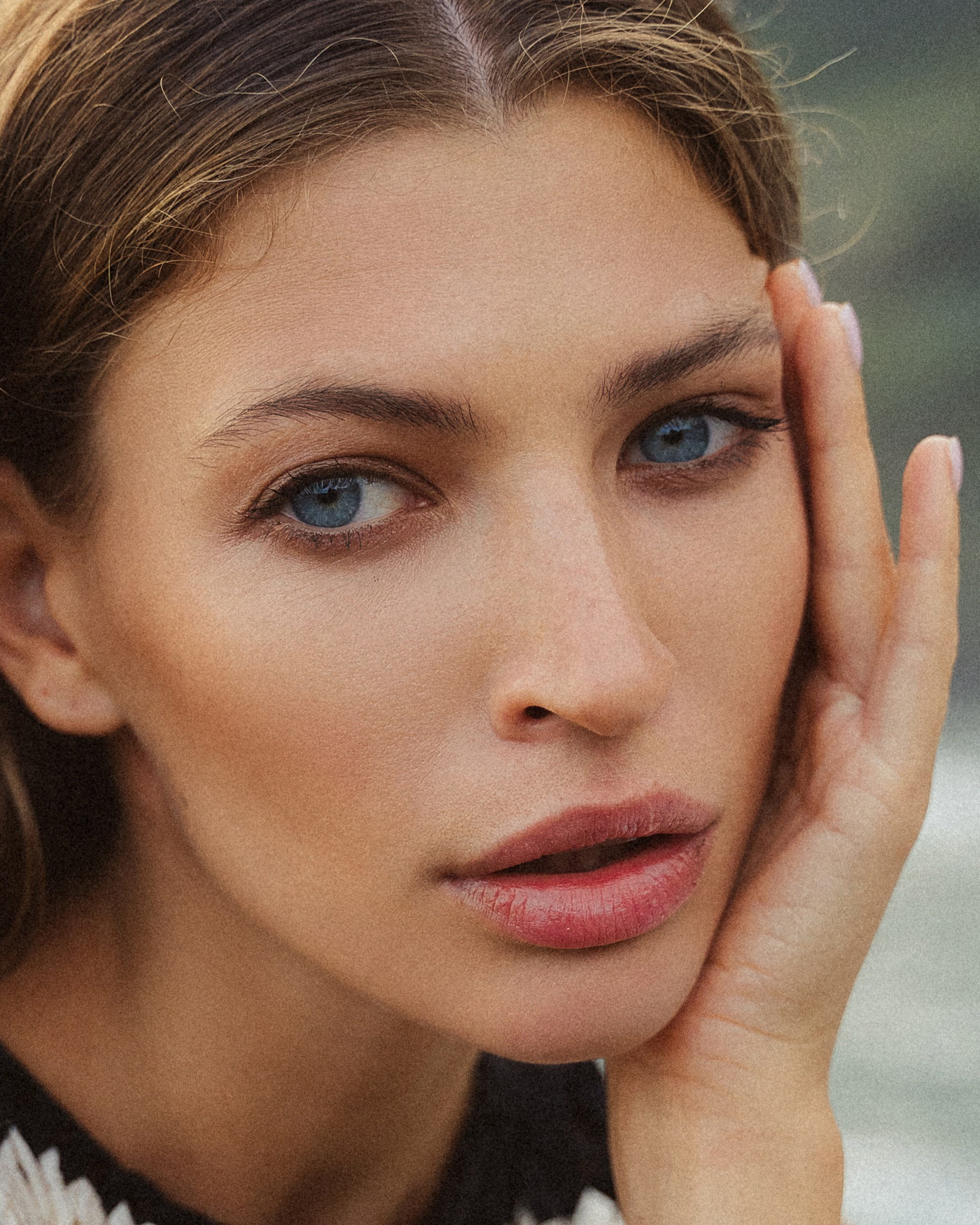 Sofia — Sunrise Portrait Session on Seixal Cliffs, Madeira. Your photographer in Madeira