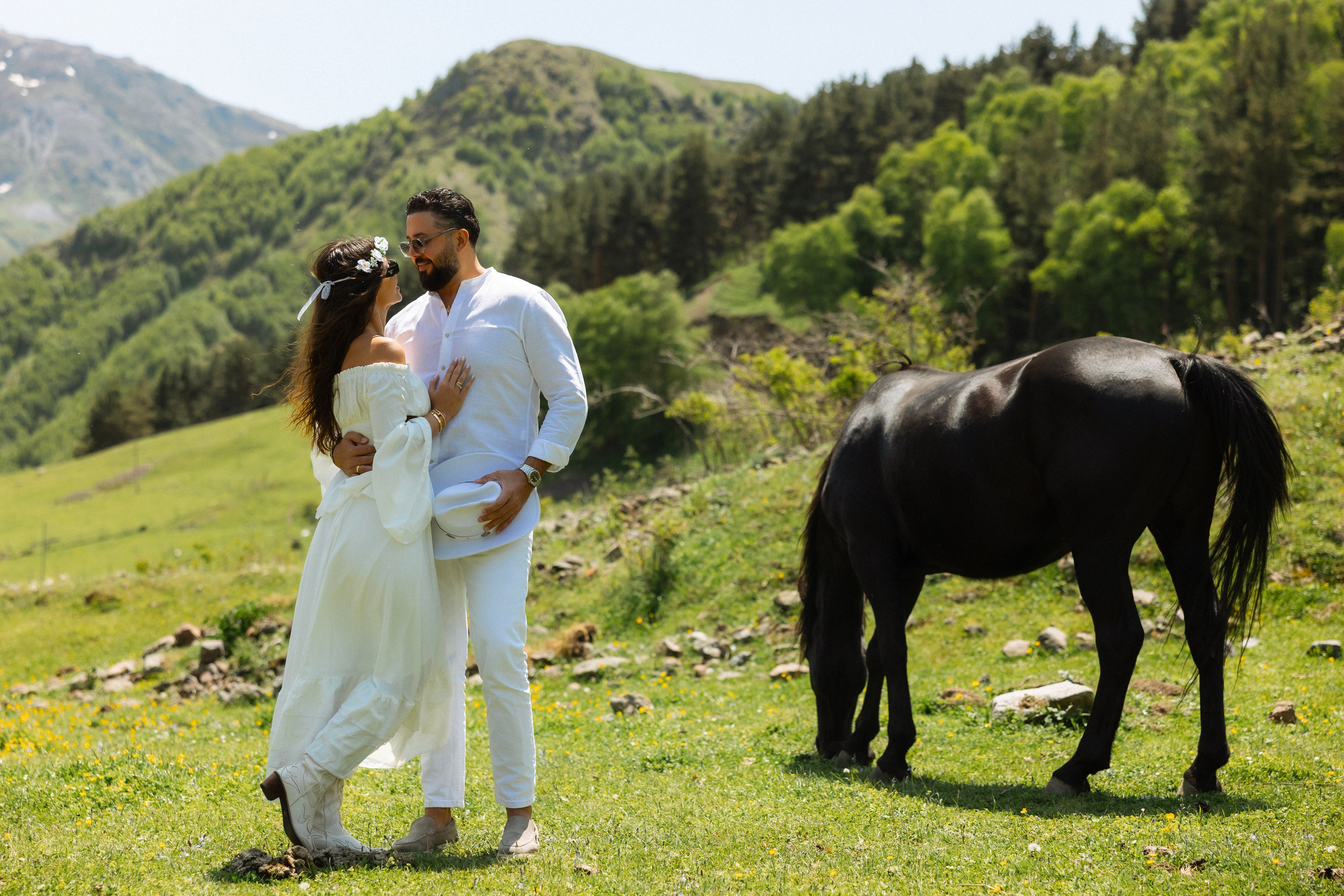 Love story in Kazbegi. Wedding photographer in Tbilisi Ioseb Mamniashvili