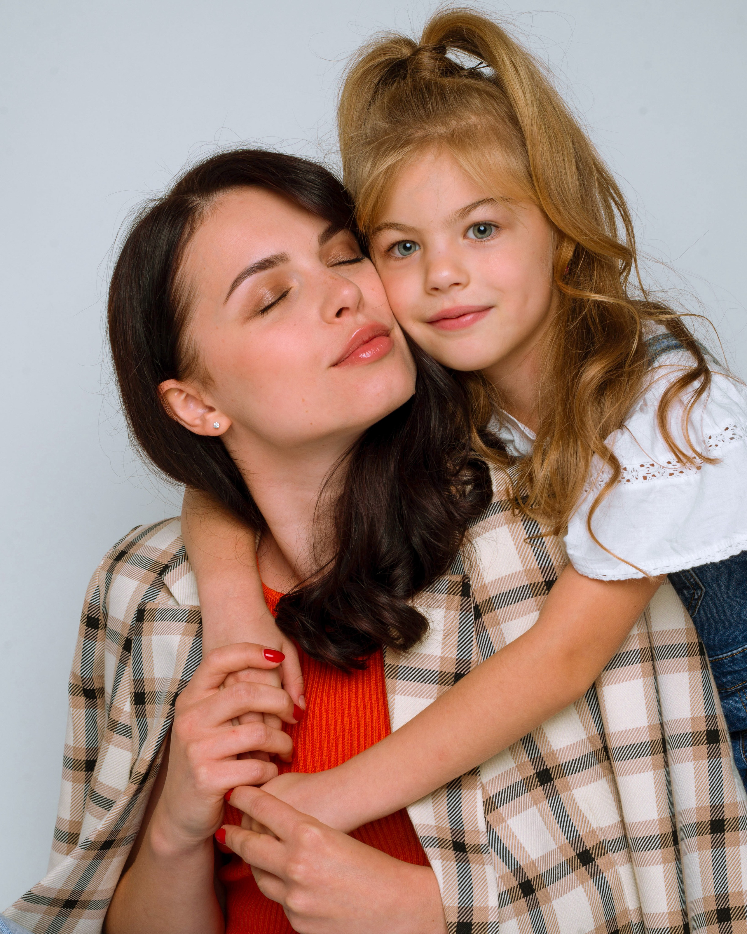 Family. Julia Kuzmovych personal and pregnancy photographer in London