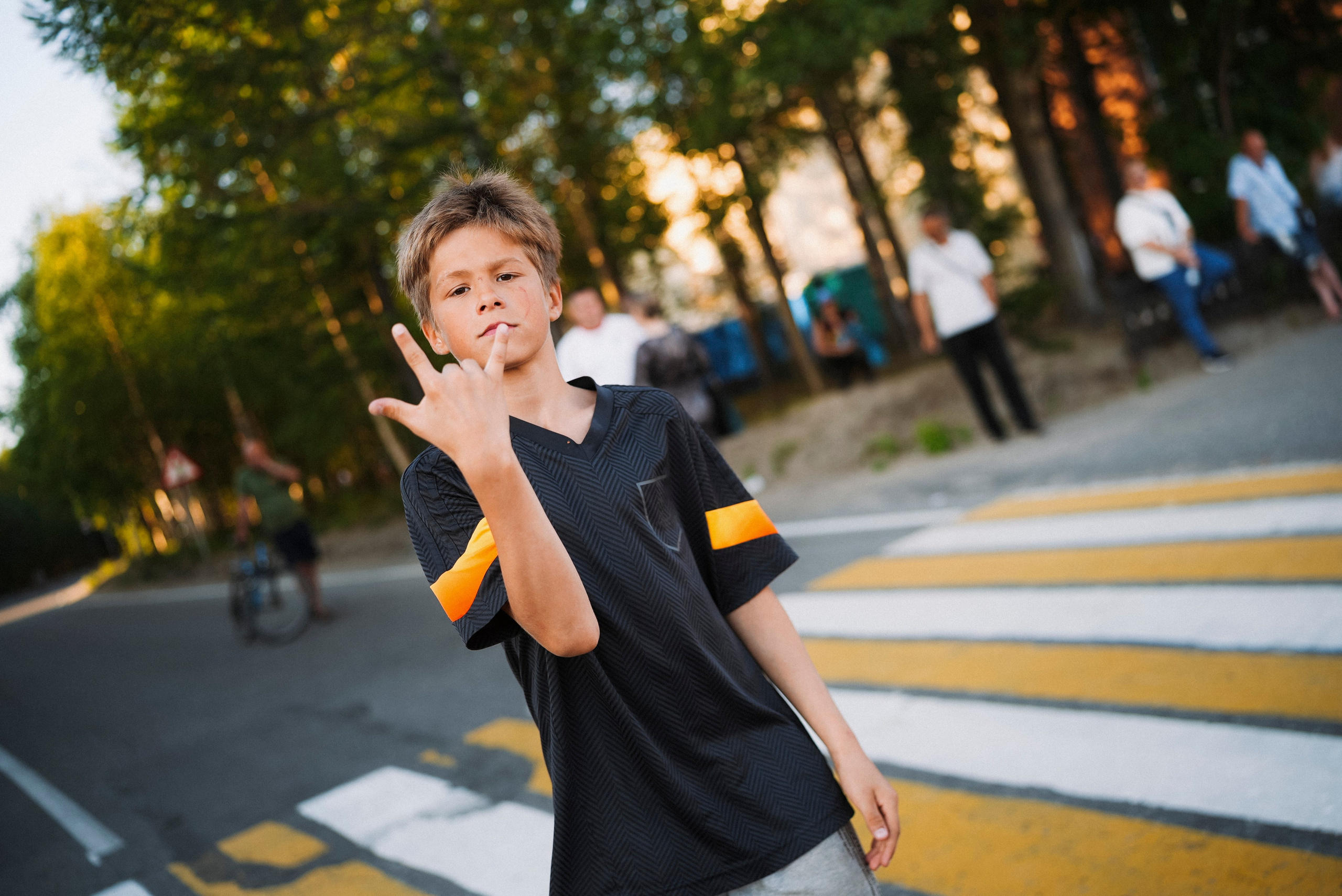 2025. Стрит-фотография, полная абсурда, идиотизма и красоты