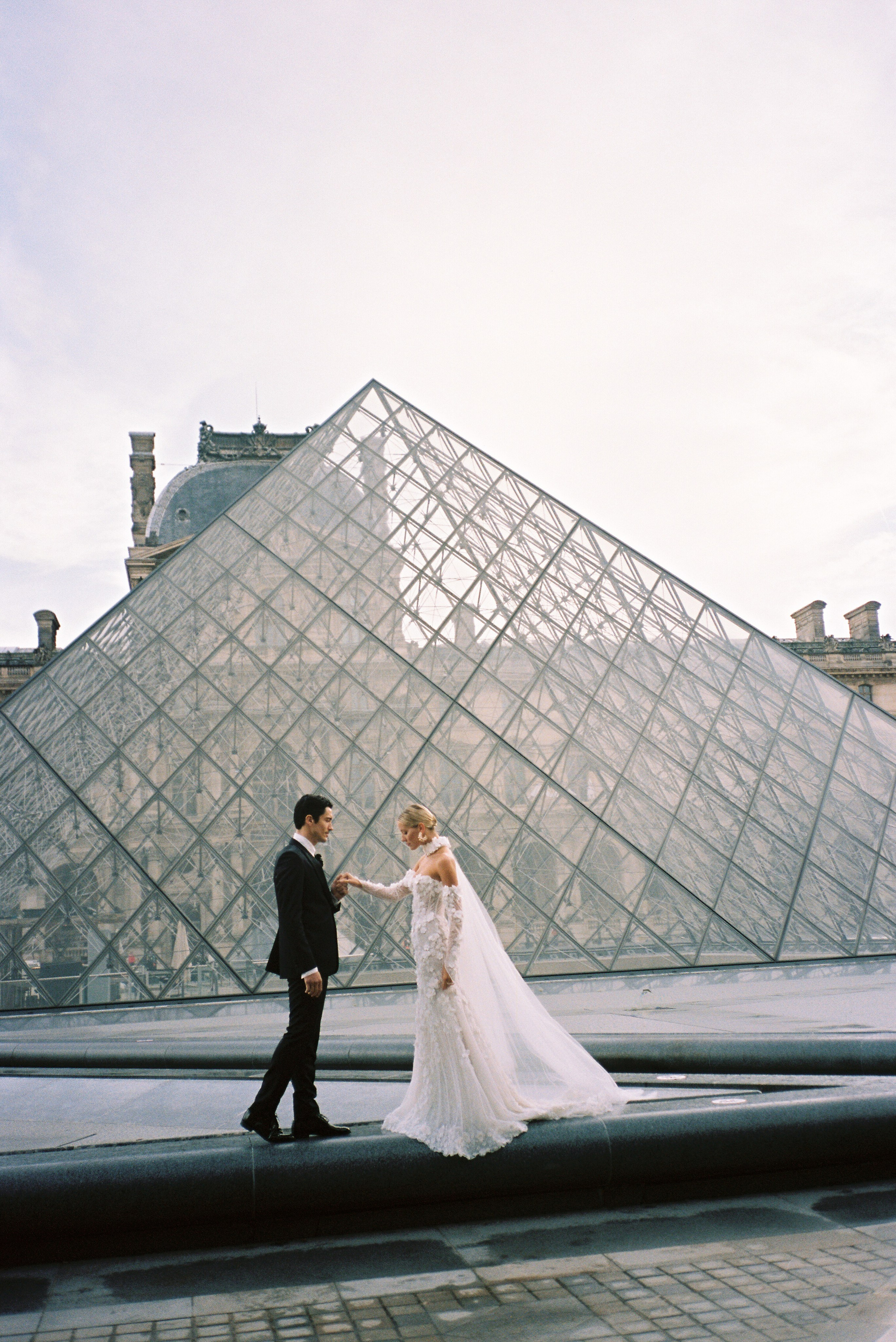 Romantic Photoshoot in Paris — Paris, the City of Love