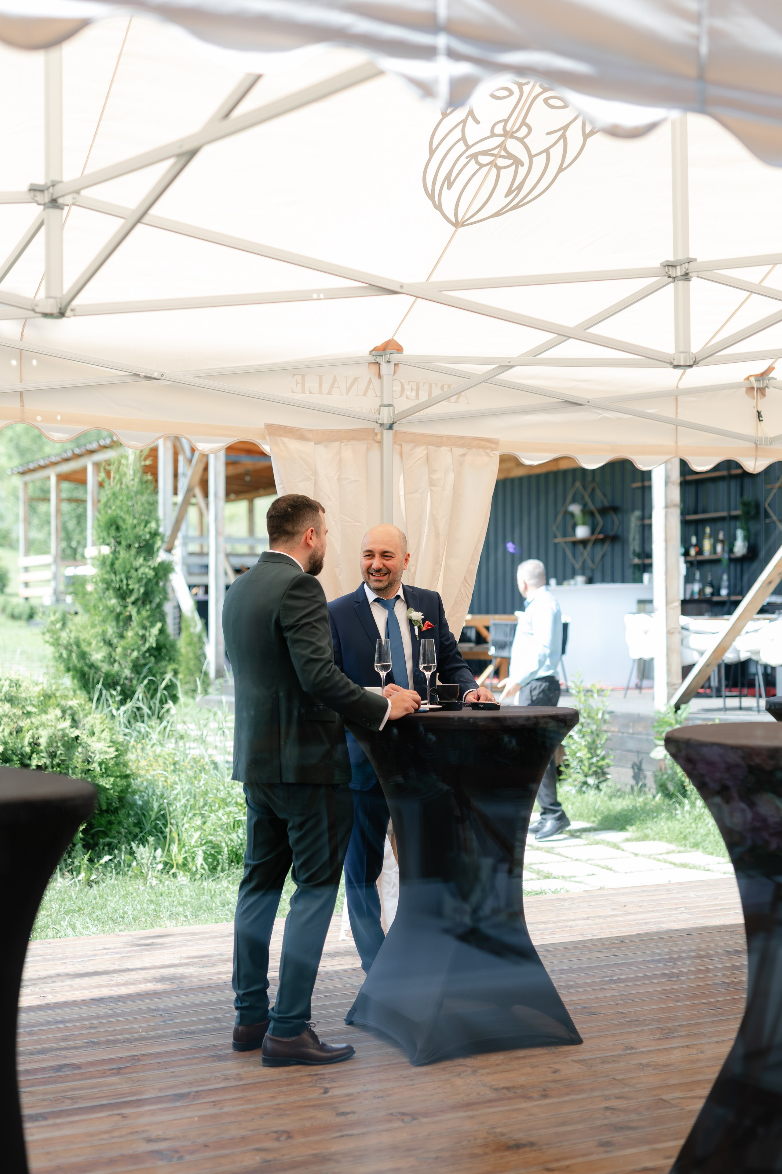 Flori & Cosmin. Main