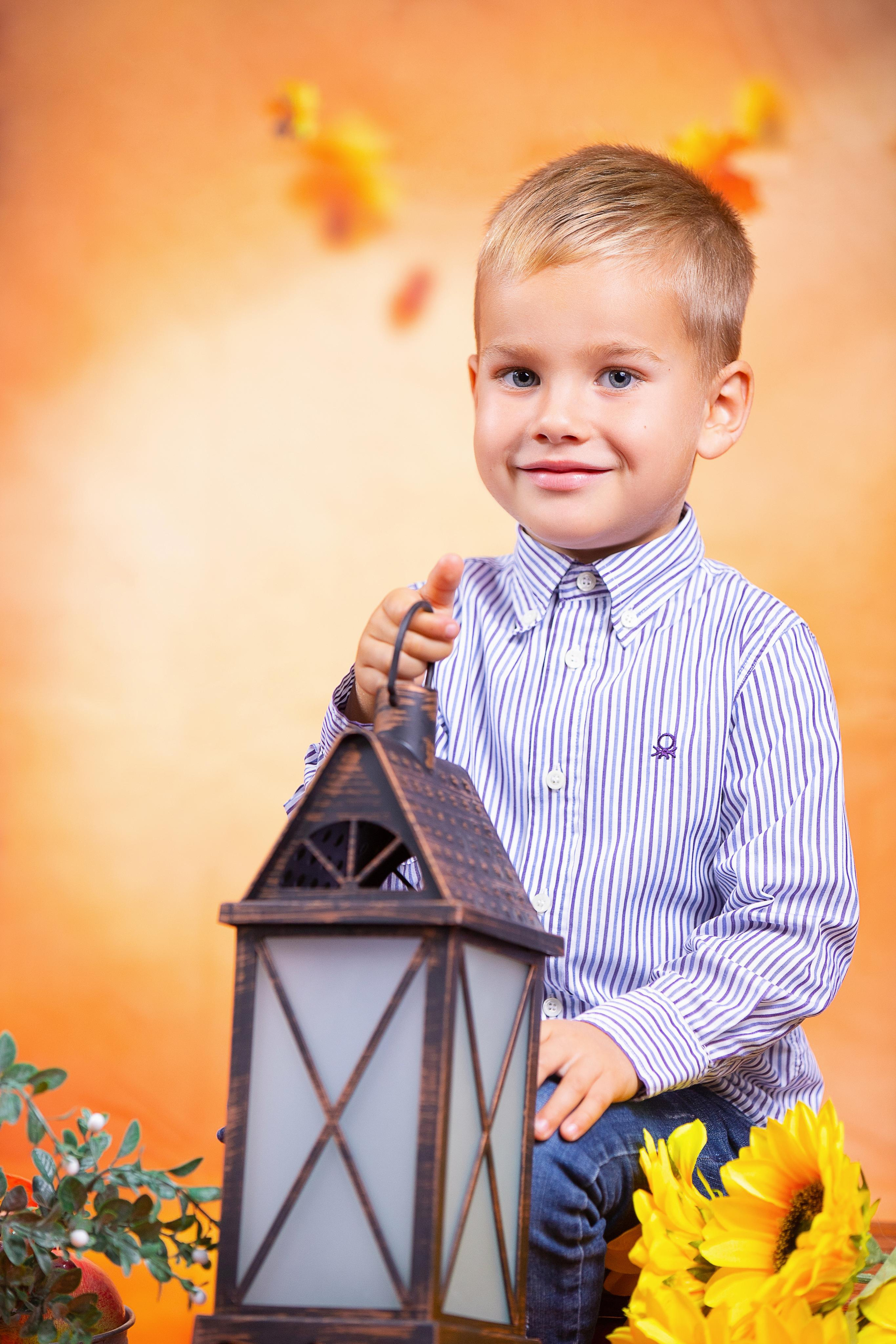 „Un moment durează o secundă, dar amintirea rămâne veșnic.”. Albume de absolvire: gradinita, gimnaziu, liceu. Venete in Moldova