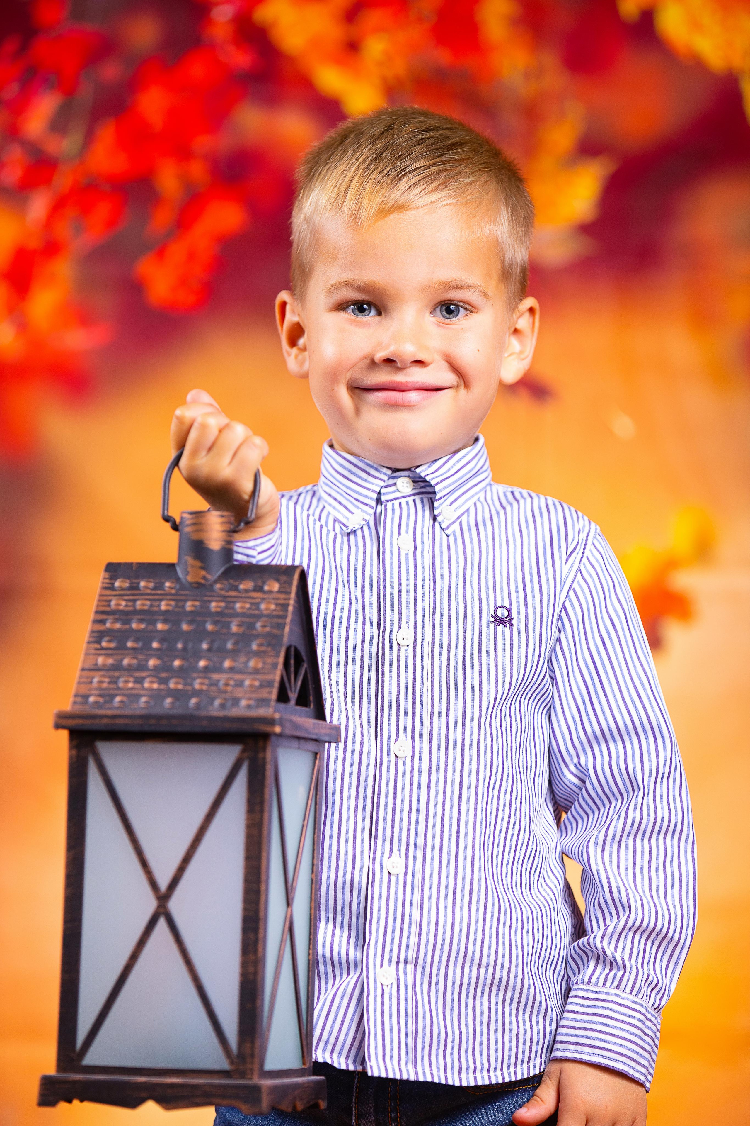 „Un moment durează o secundă, dar amintirea rămâne veșnic.”. Albume de absolvire: gradinita, gimnaziu, liceu. Venete in Moldova