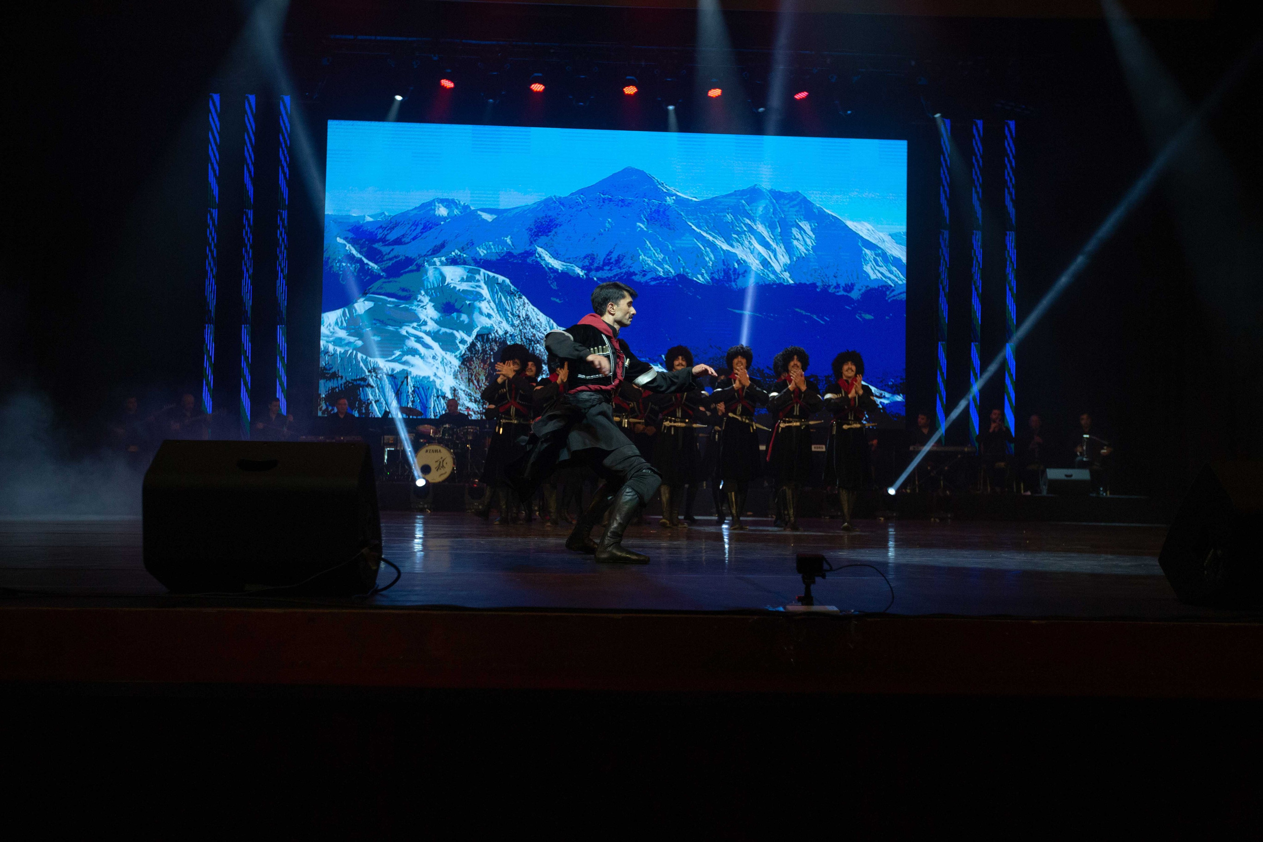STATE DANCE ENSEMBLE. Wedding&Event photographer Ismail Rzayev in Baku