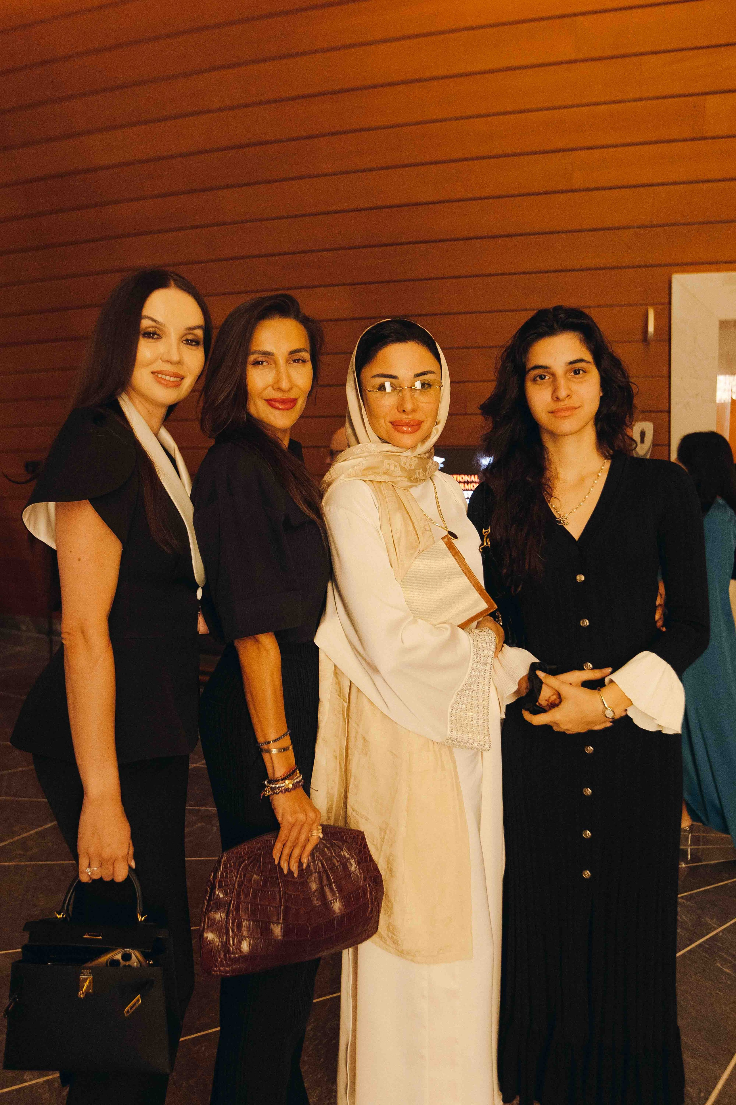 DUBAI OPERA. Wedding&Event photographer Ismail Rzayev in Baku