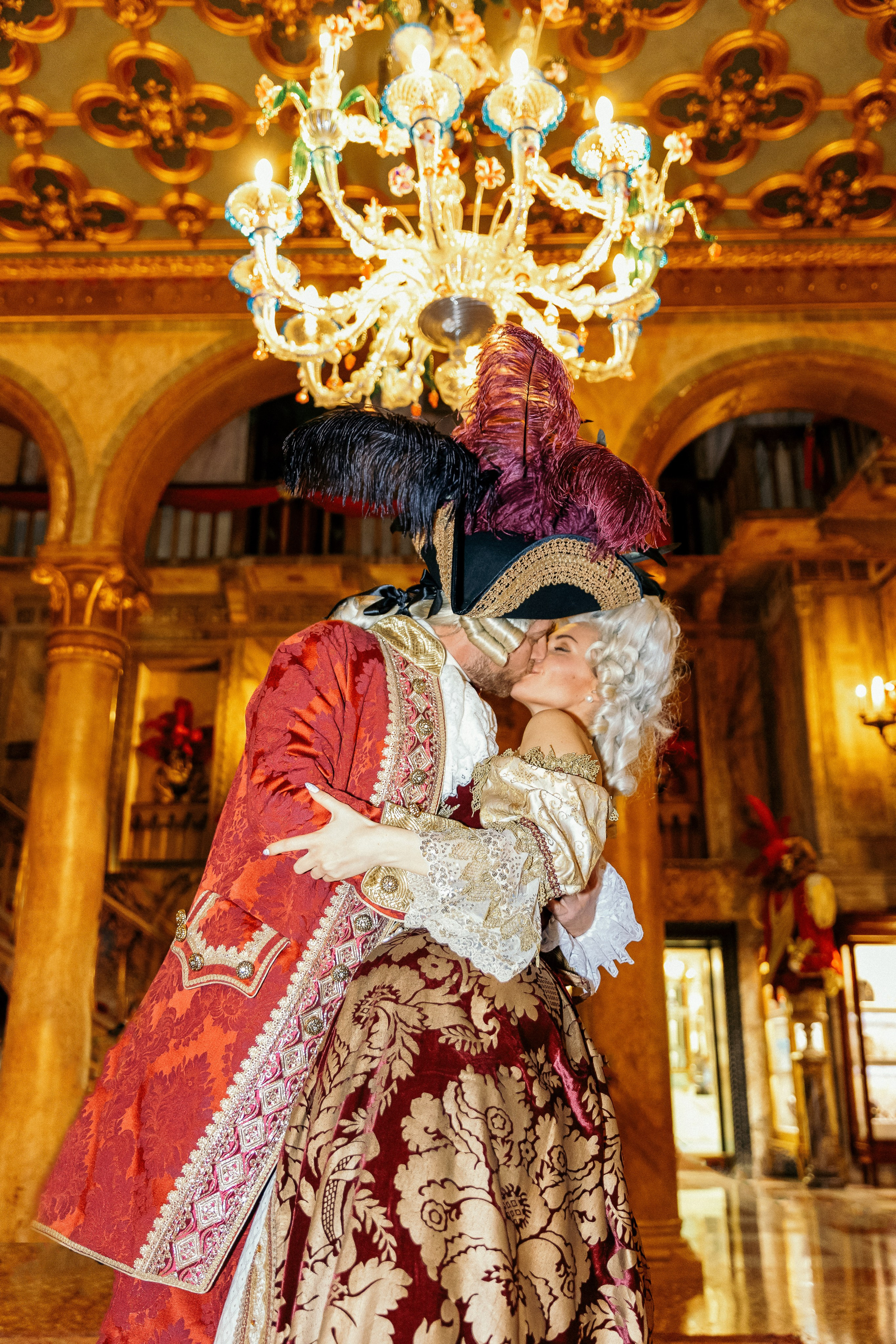 Aleksandr & Ekaterina in venetian carnival