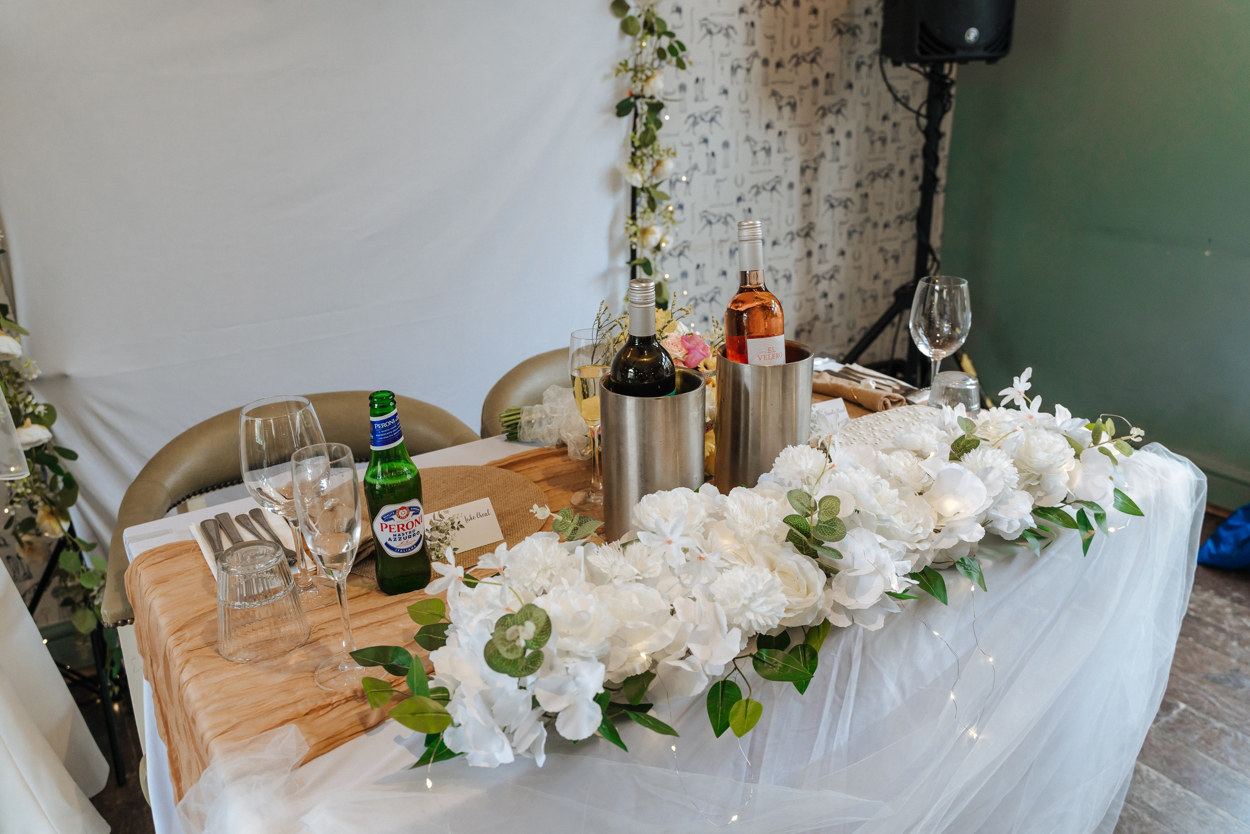 Luke and Nicola’s wedding at Danson House. Photographer in England Ekaterina Romanova