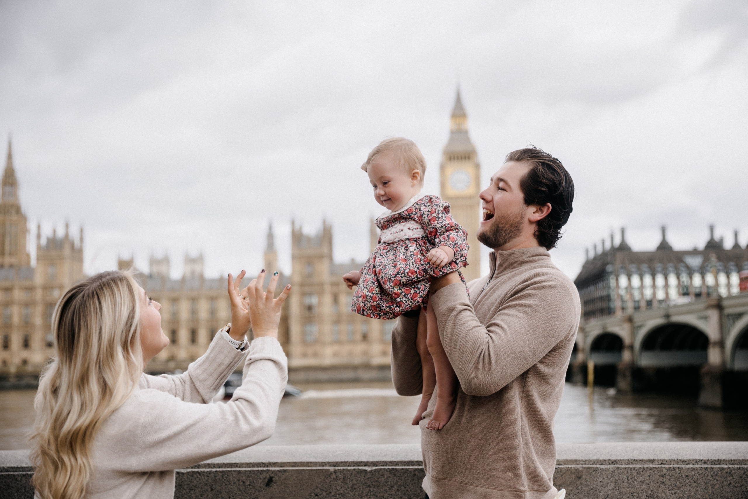 Family Photoshoot at Westminster. LondonPhotoStory — Vacation Photographer in London