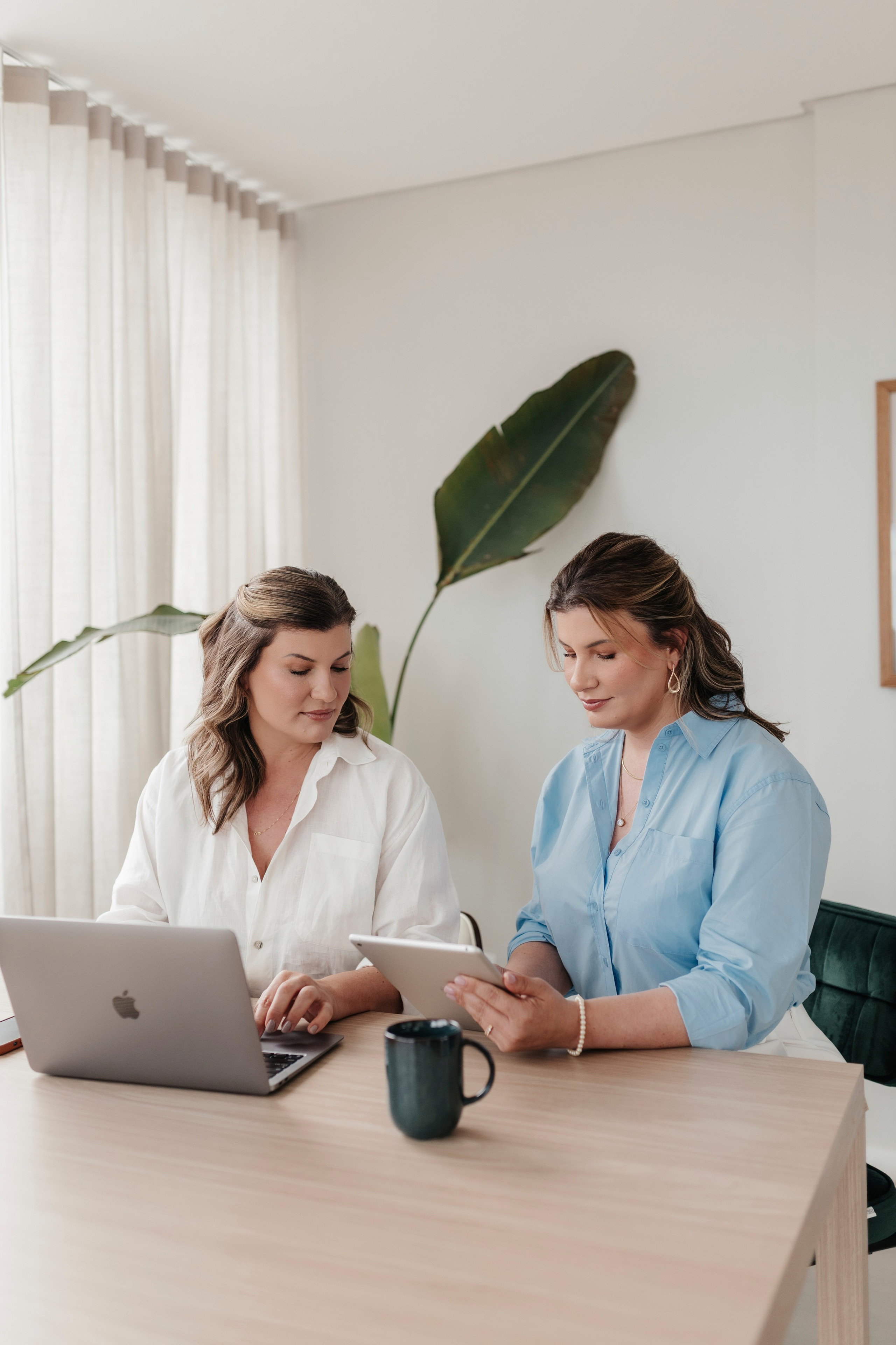 Dra. Adele & Dra. Aline | Dentistas. Coraafotografia.com