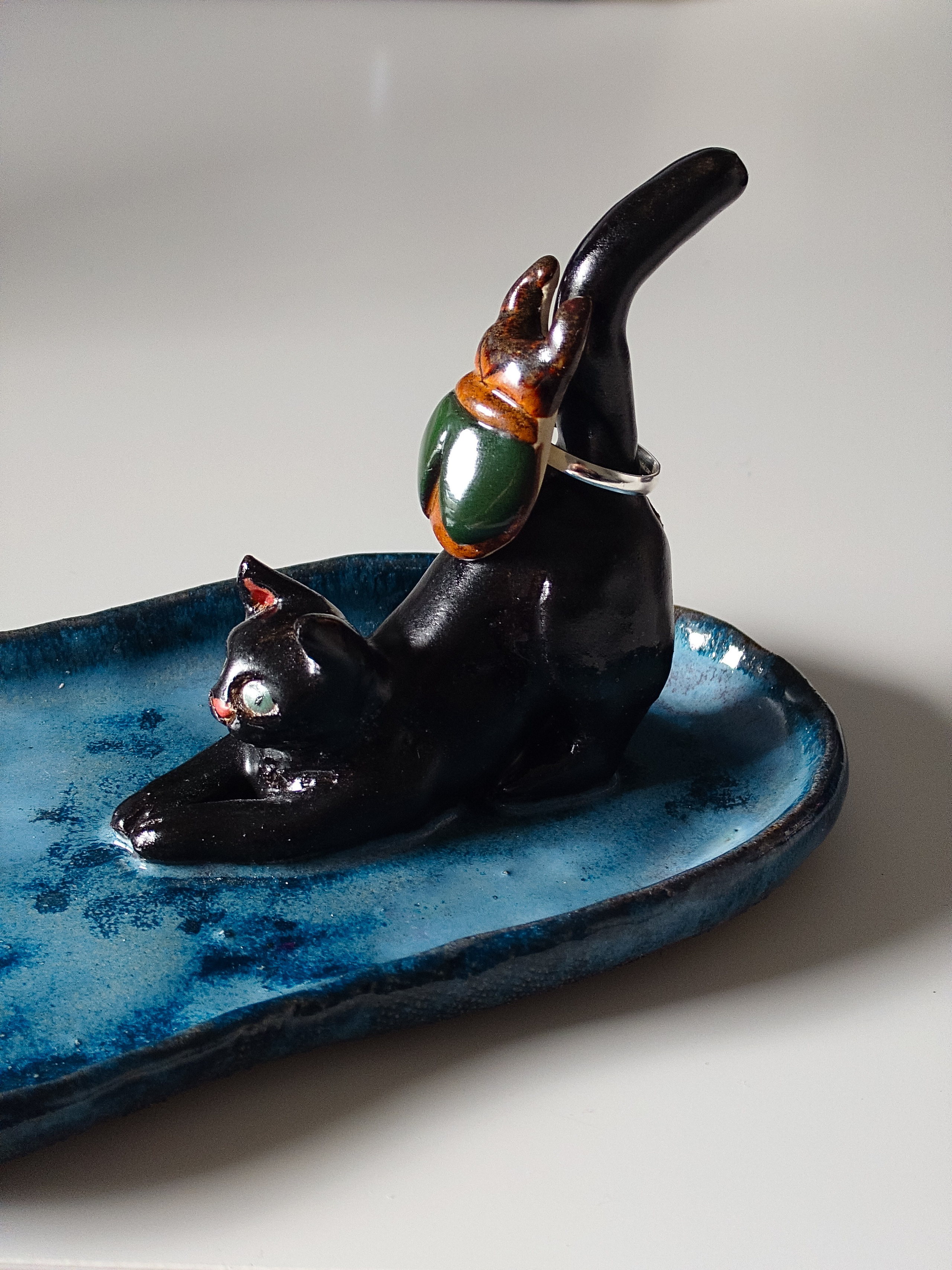 Handmade Ceramics. Helen Reveur | Illustrator & Brand Designer | Ready-Made & Custom Illustrations