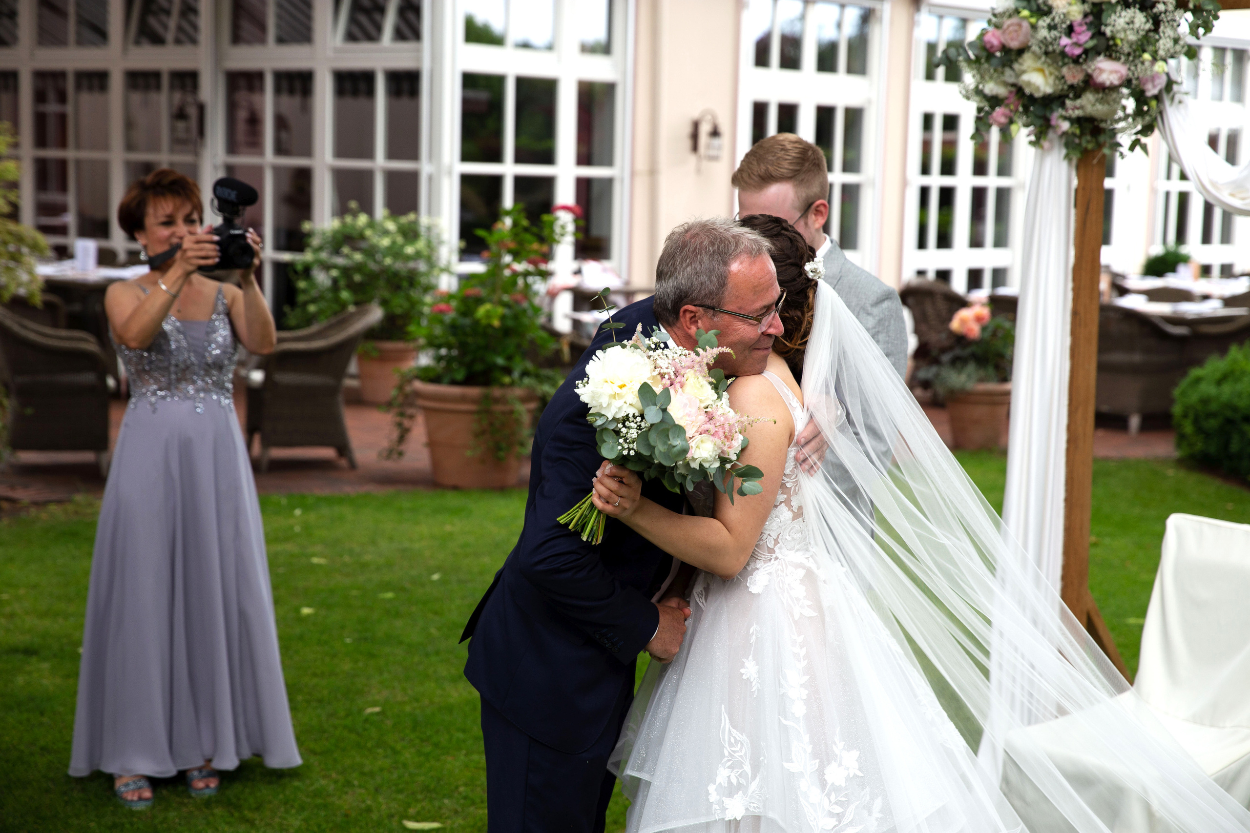 Valeria & Fabian/Freie Trauung. Fotografin und Videografin im Raum Osnabrück und Emsland Alla
