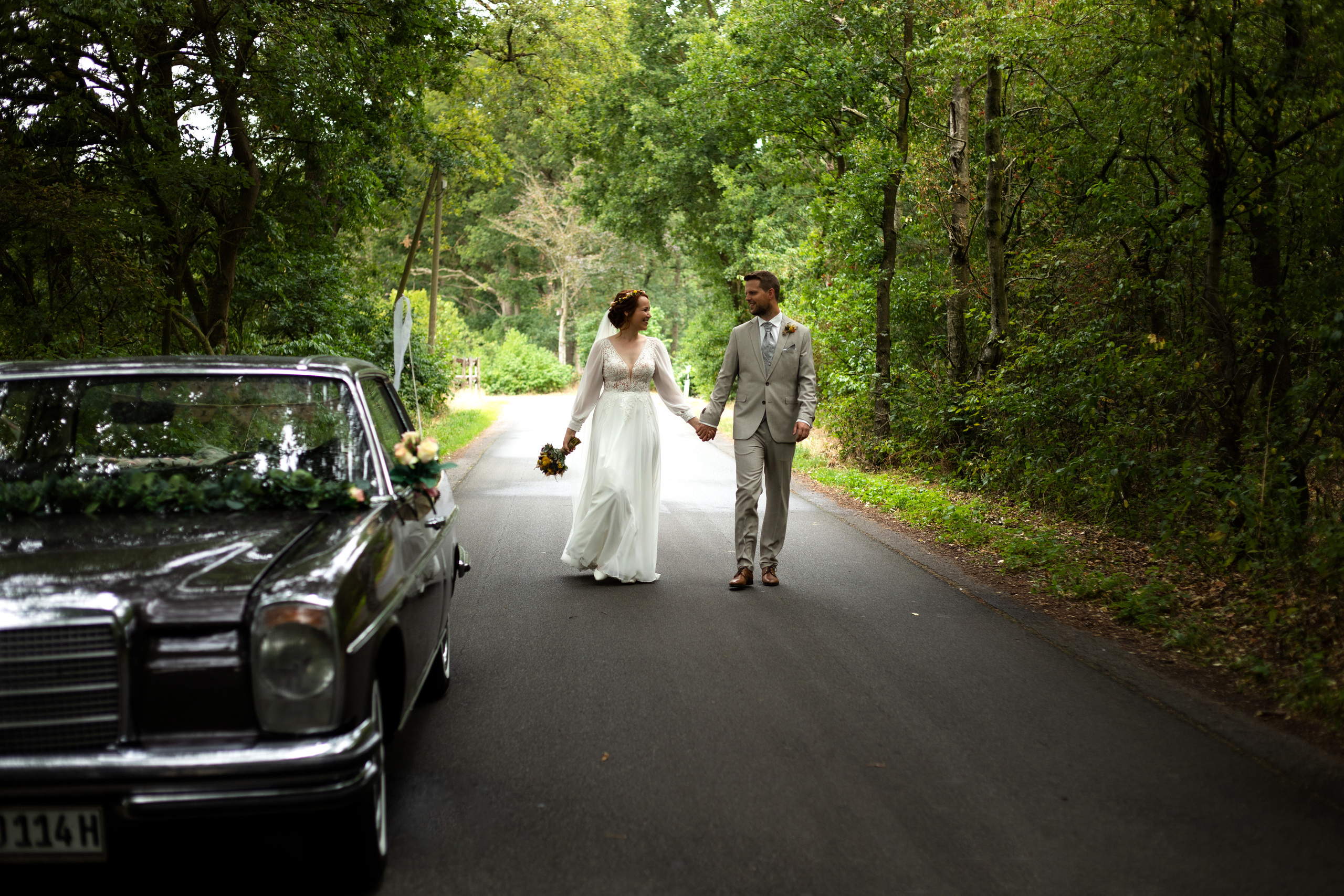 Professionelle Hochzeitsfilme in Niedersachsen: Interessante Videos mit echtem Audio und kreativen Details