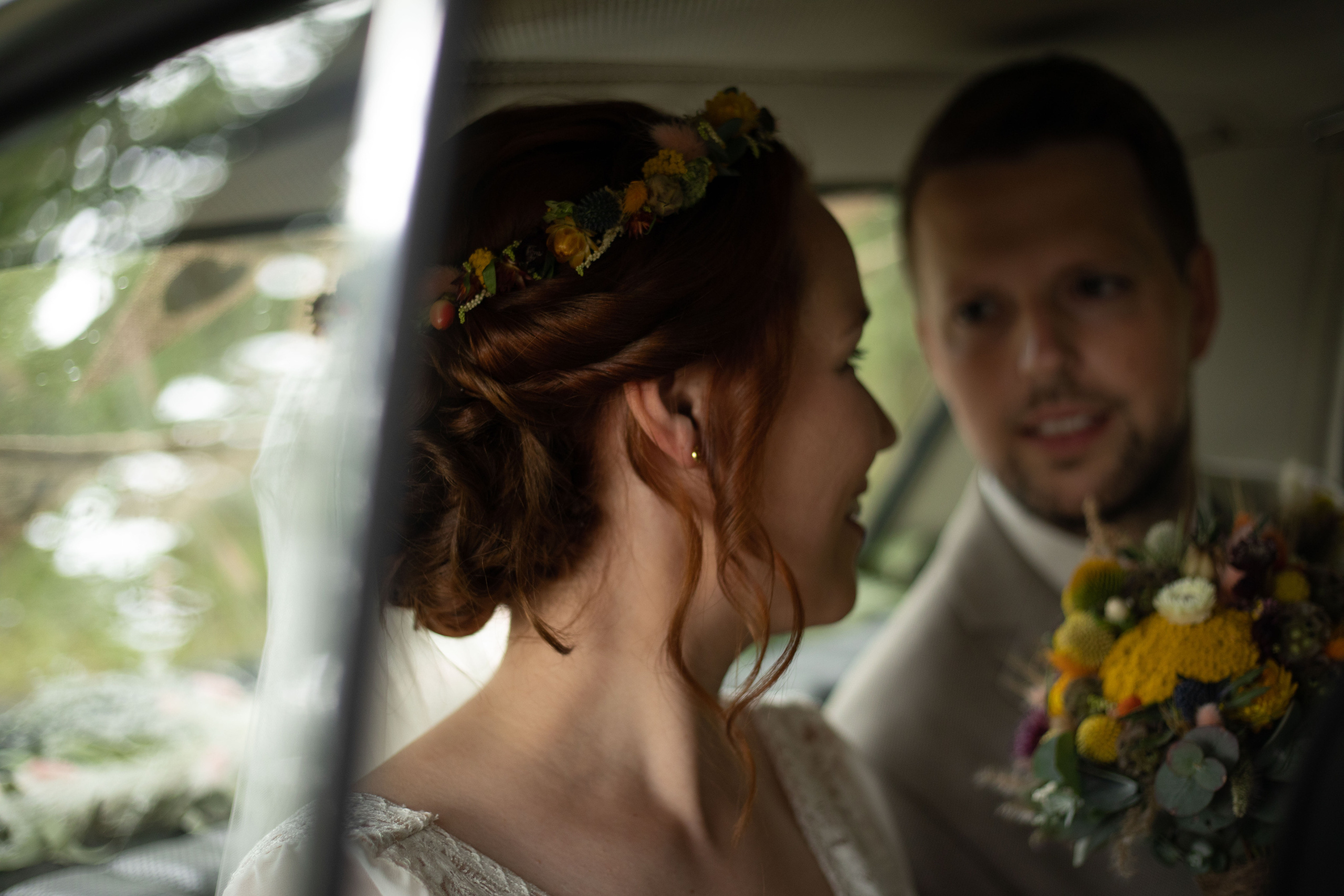 Witzige Hochzeitsvideos und natürliche Fotos