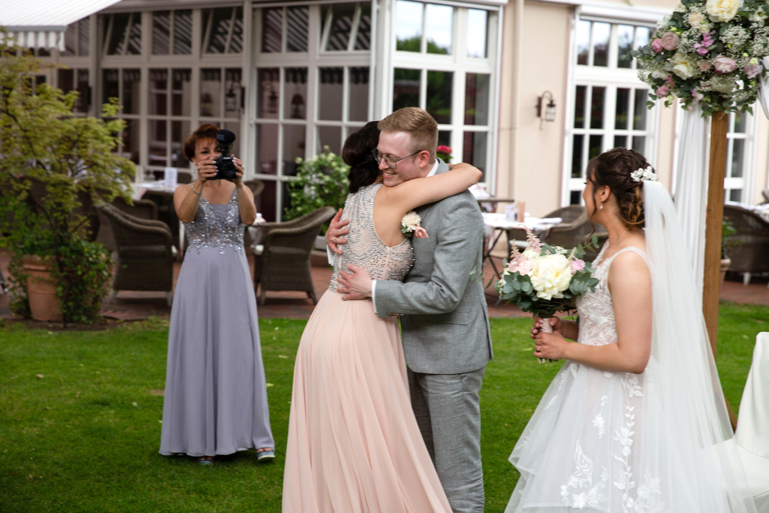 Valeria & Fabian/Freie Trauung. Fotografin und Videografin im Raum Osnabrück und Emsland Alla