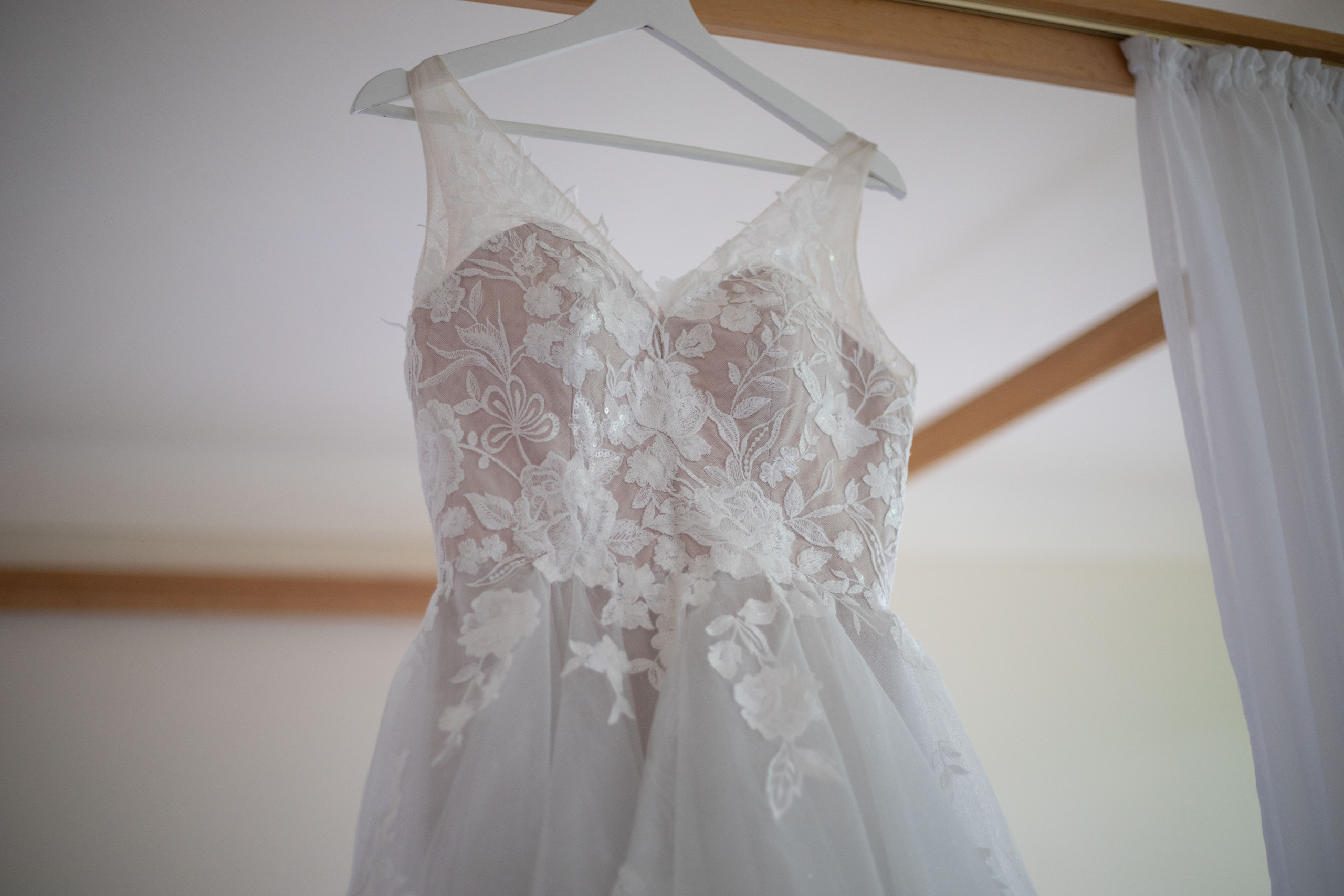 Unvergessliche Hochzeitsbilder aus dem Hotel Waldkrug, eingefangen während der emotionalen Zeremonie.“