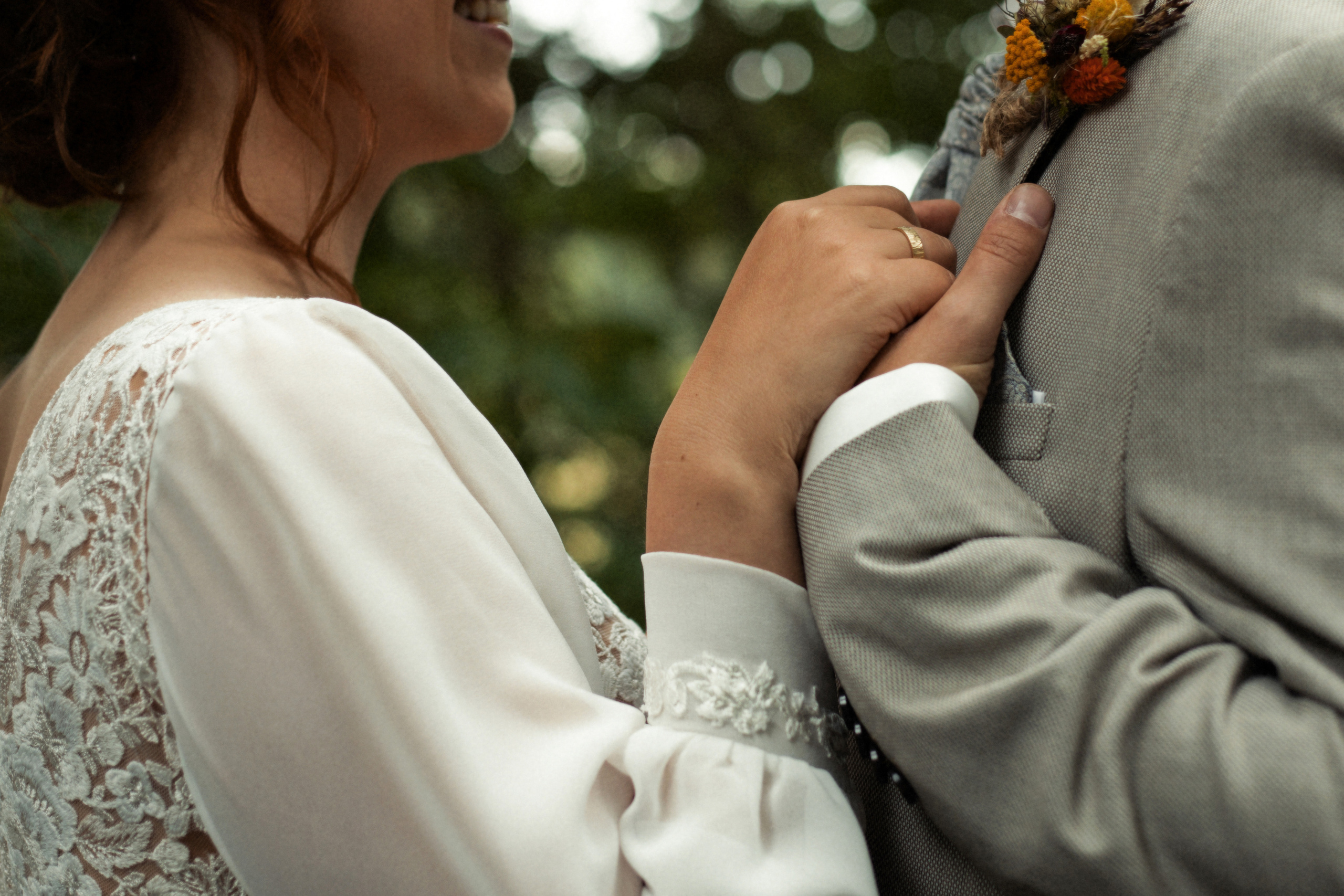 Filmische Hochzeitsvideos in Niedersachsen: Authentische Szenen, individuelle Musik und echte Gespräche im Fokus